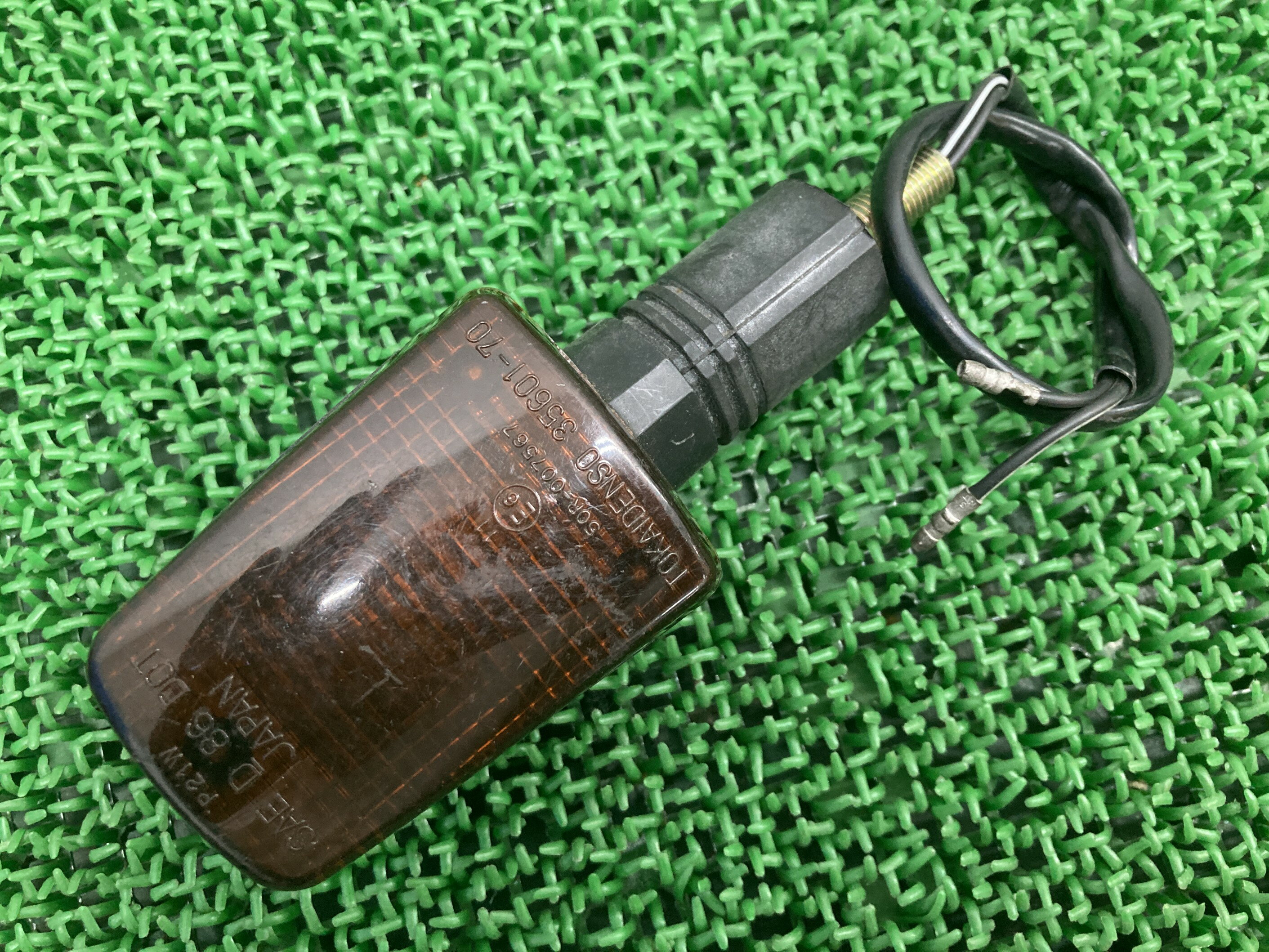 GSX250Sカタナ ウインカー 片側 スズキ 純正 バイク 部品 GJ76A 刀 KATANA GSX400Sカタナ 割れ欠け無し 車検 Genuine 【中...