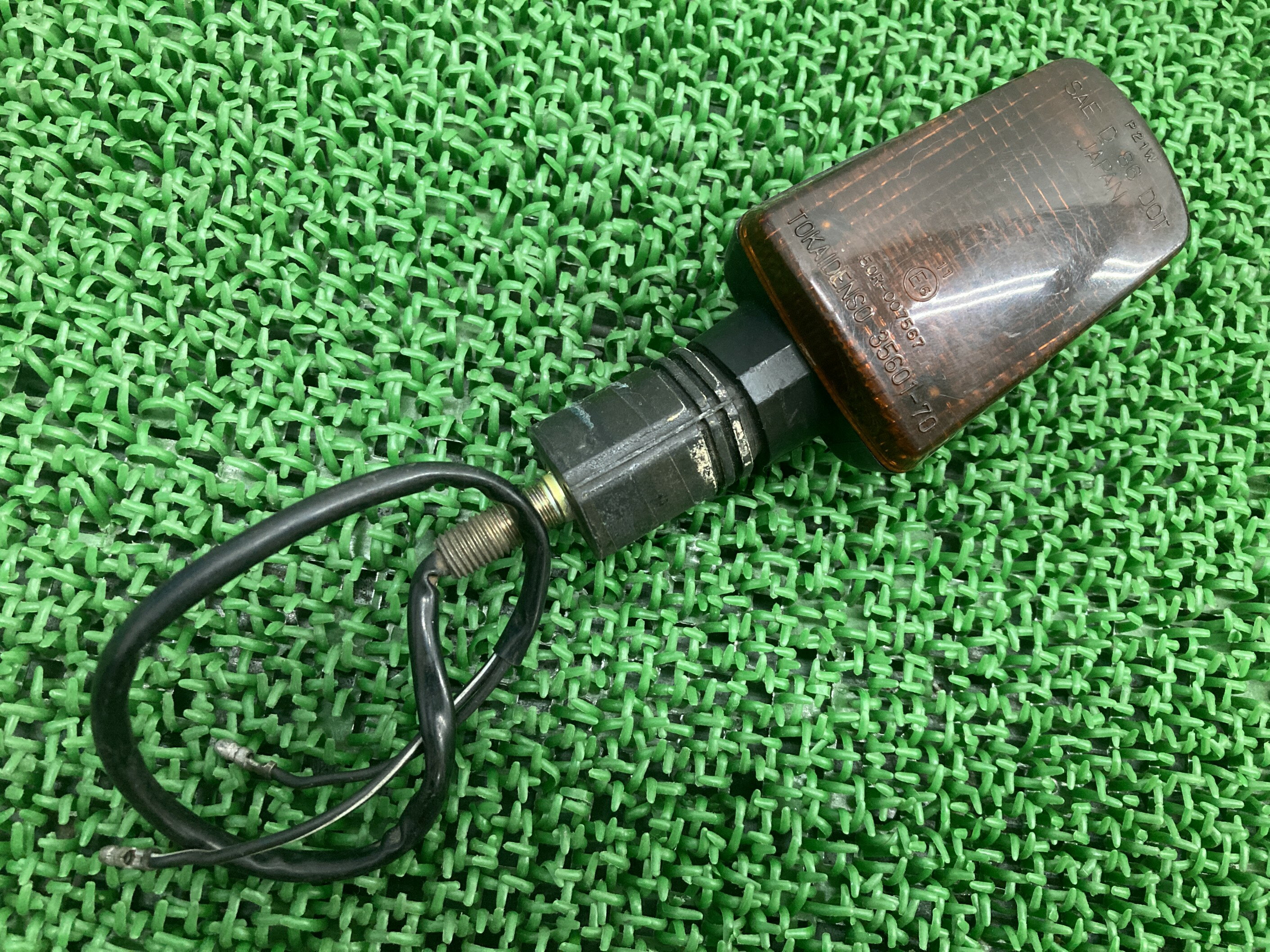 GSX250Sカタナ ウインカー 片側 スズキ 純正 バイク 部品 GJ76A 刀 KATANA GSX400Sカタナ 割れ欠け無し 車検 Genuine 【中...