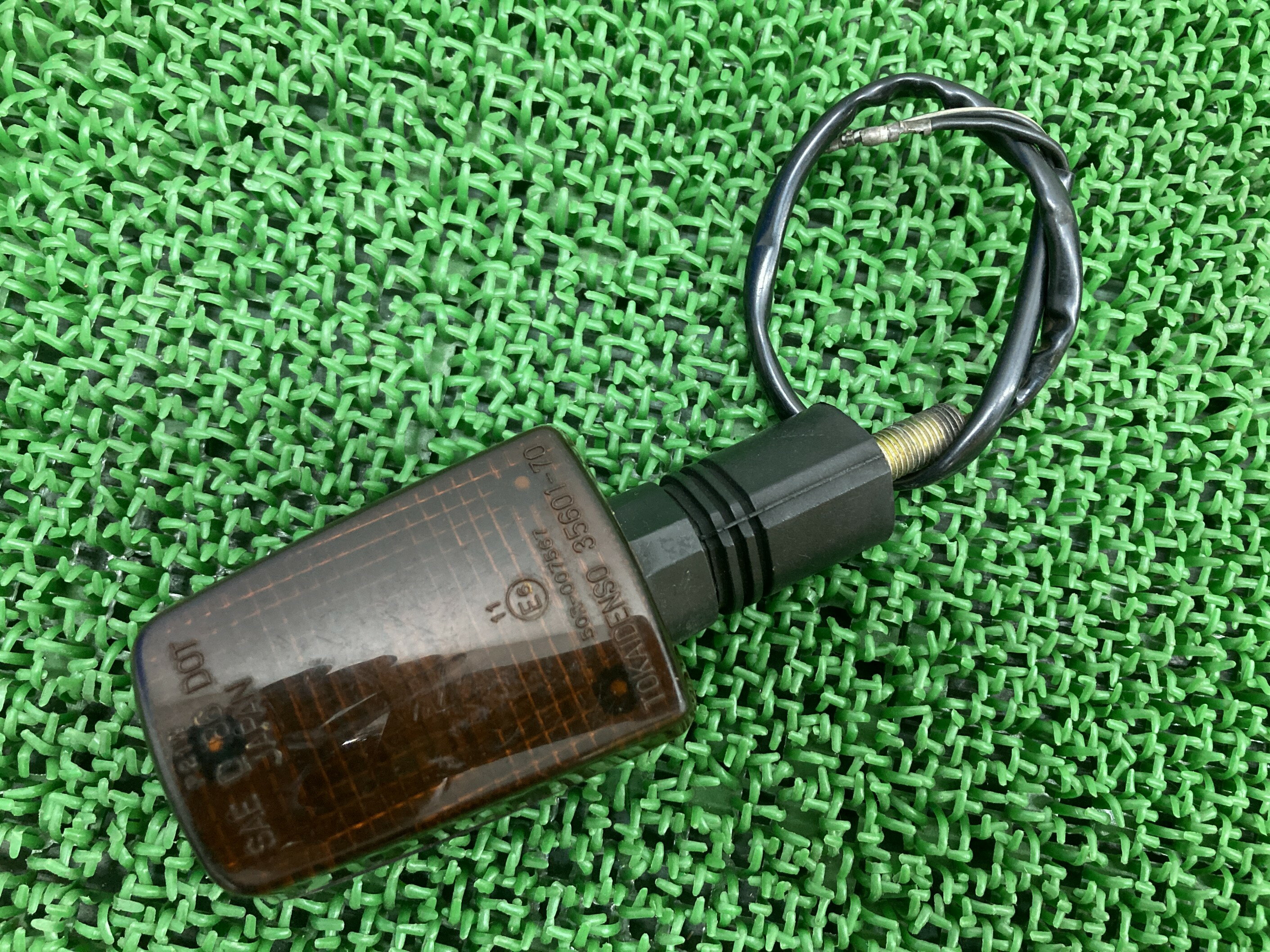 GSX250Sカタナ ウインカー 片側 スズキ 純正 バイク 部品 GJ76A 刀 KATANA GSX400Sカタナ 修復素材に 車検 Genuine 【中古...