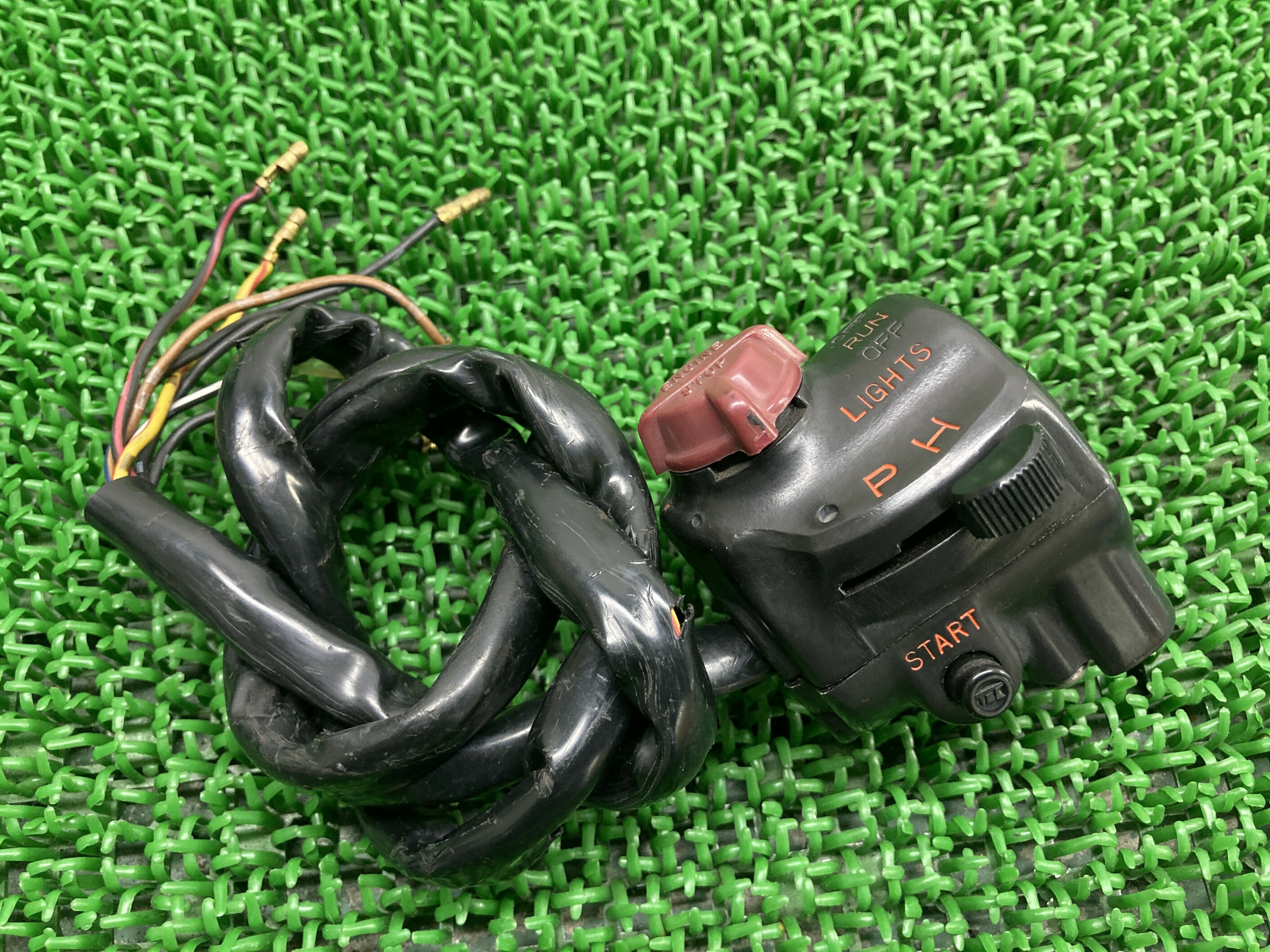 CB400FOURハンドルスイッチ右ホンダ純正バイク部品旧フォアヨンフォア当時物スイッチボックス割れ欠け無し品薄車検Genuine【中古】 53