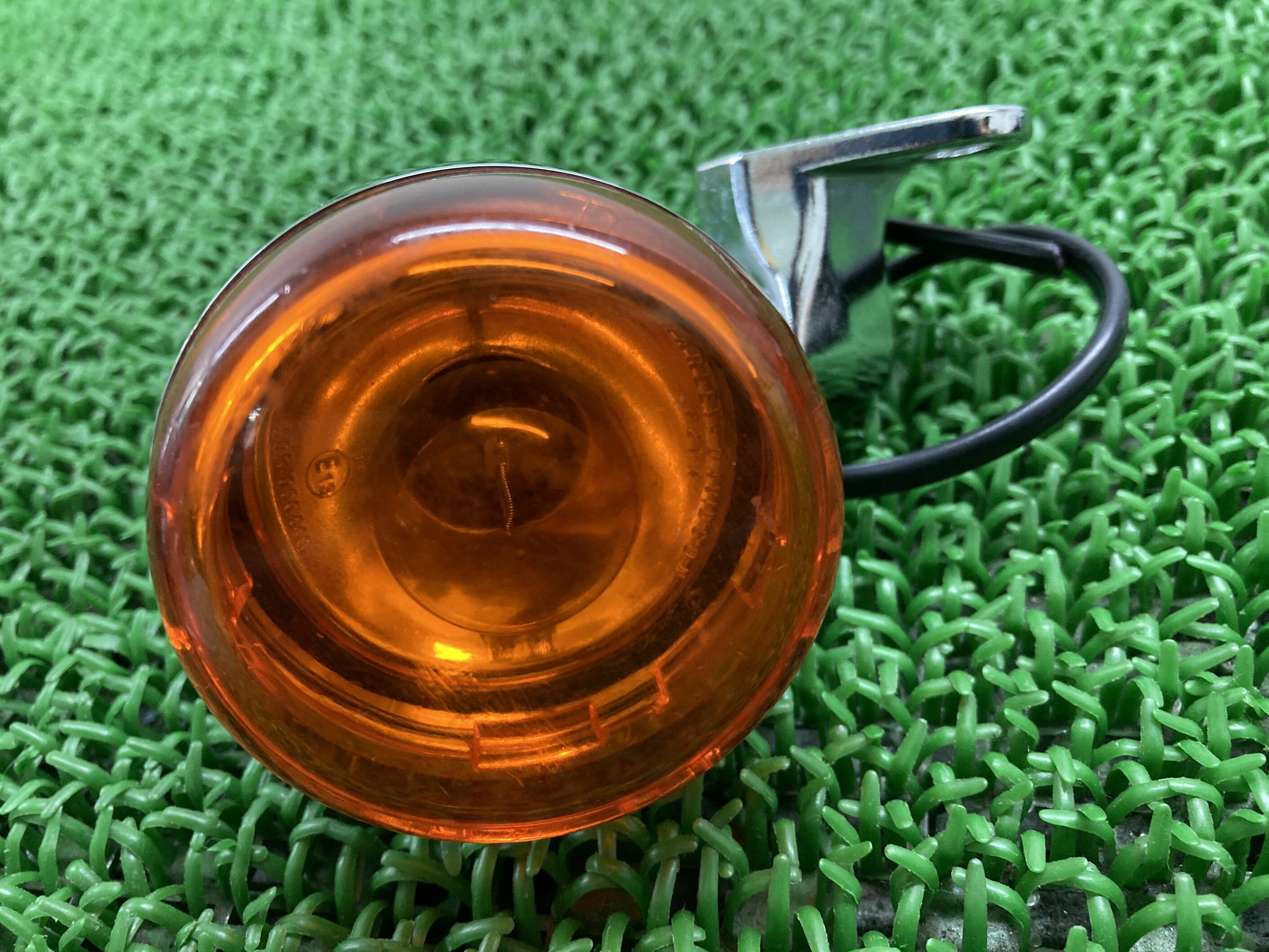 ソフテイル フロントウインカー 右 ハーレー 純正 バイク 部品 ブラケット 割れ欠け無し 品薄 希少品 車検 Genuine 【中古】 25