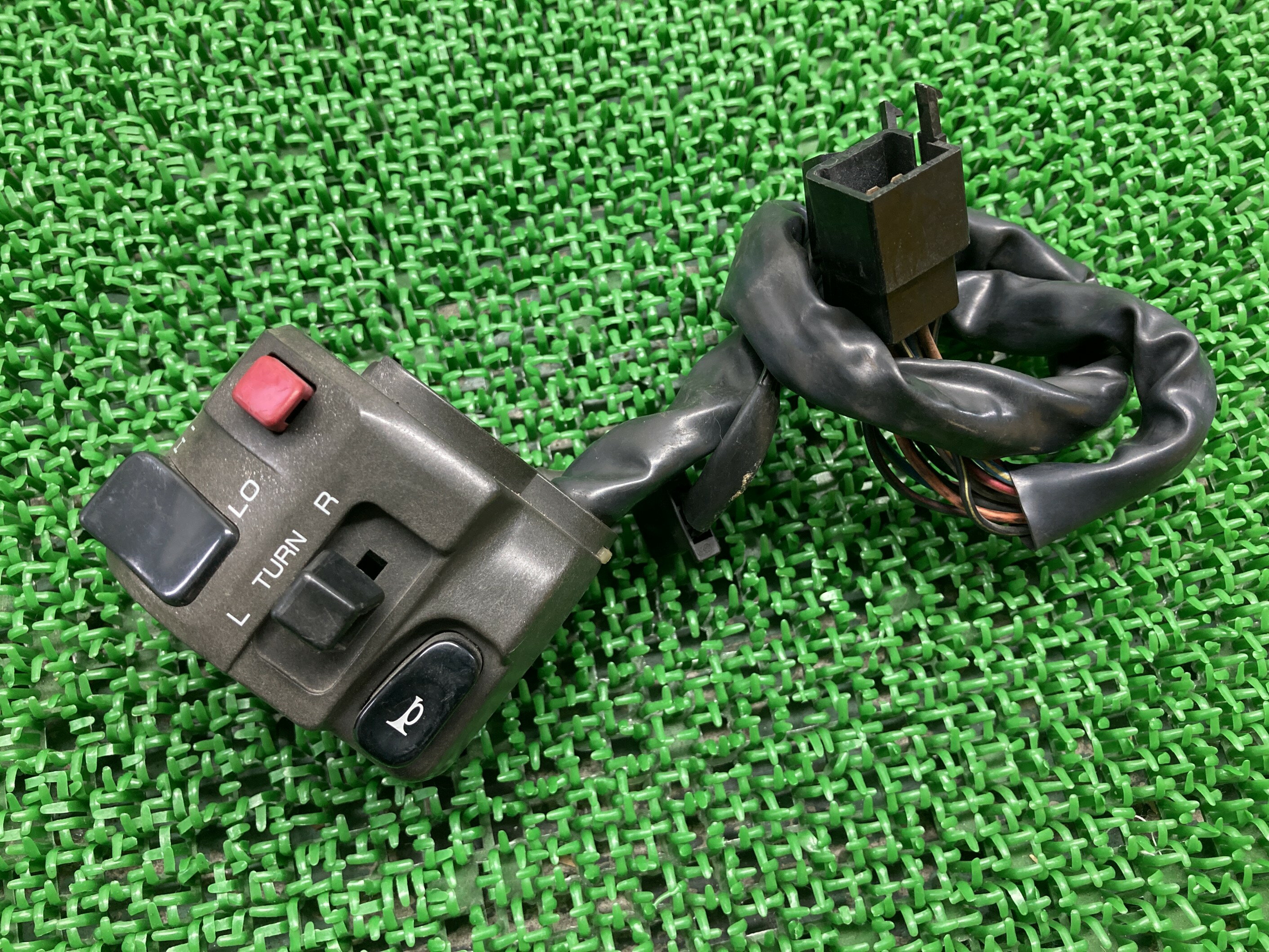 ゼファーカイハンドルスイッチ左カワサキ純正バイク部品ZR400GZEPHYRχスイッチボックス割れ欠け無し希少品品薄車検Genuine【中古】 58