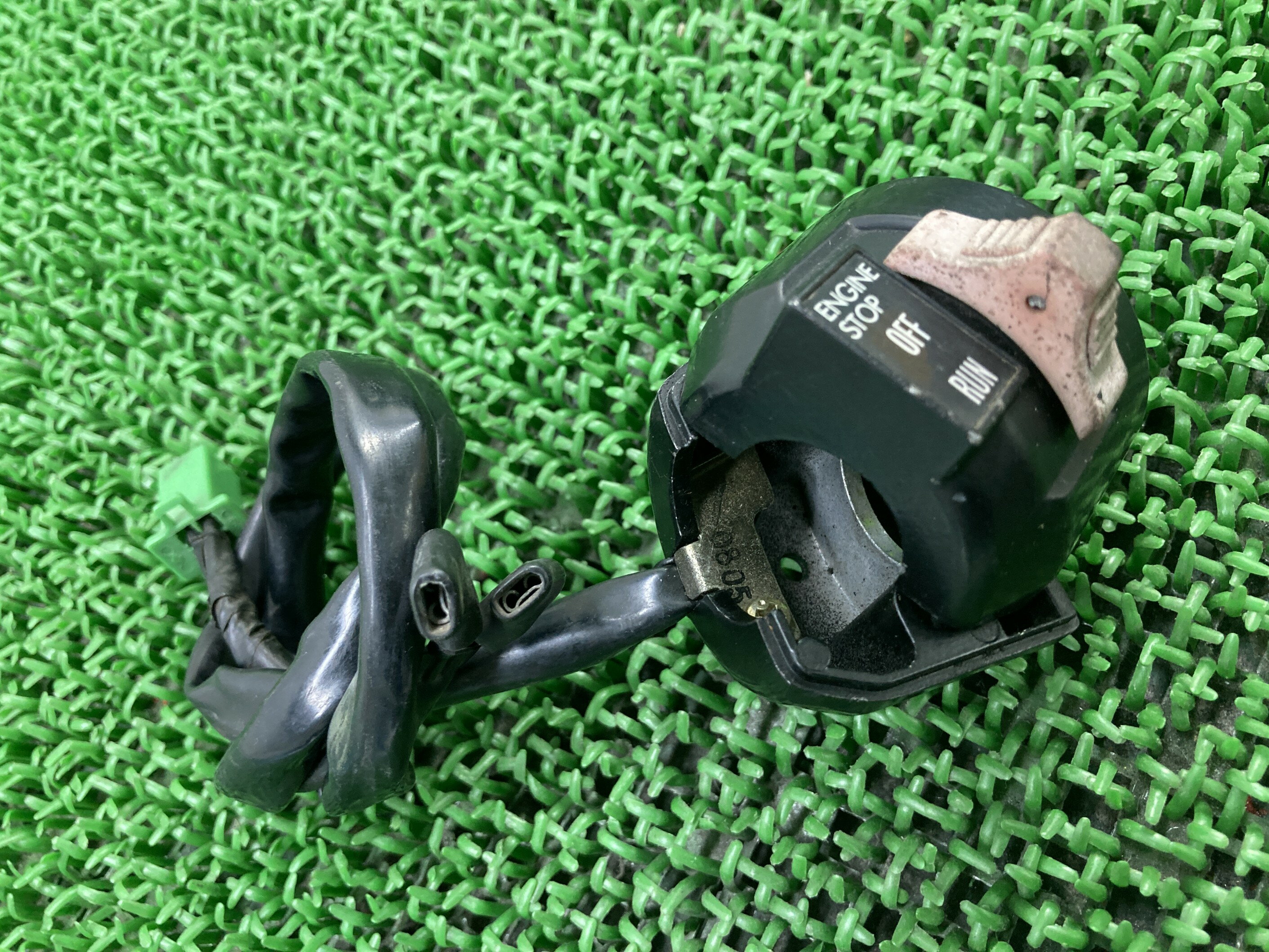 KSR80ハンドルスイッチ右カワサキ純正バイク部品MX080Bキルスイッチスイッチボックス割れ欠け無し品薄希少品車検Genuine【中古】 48