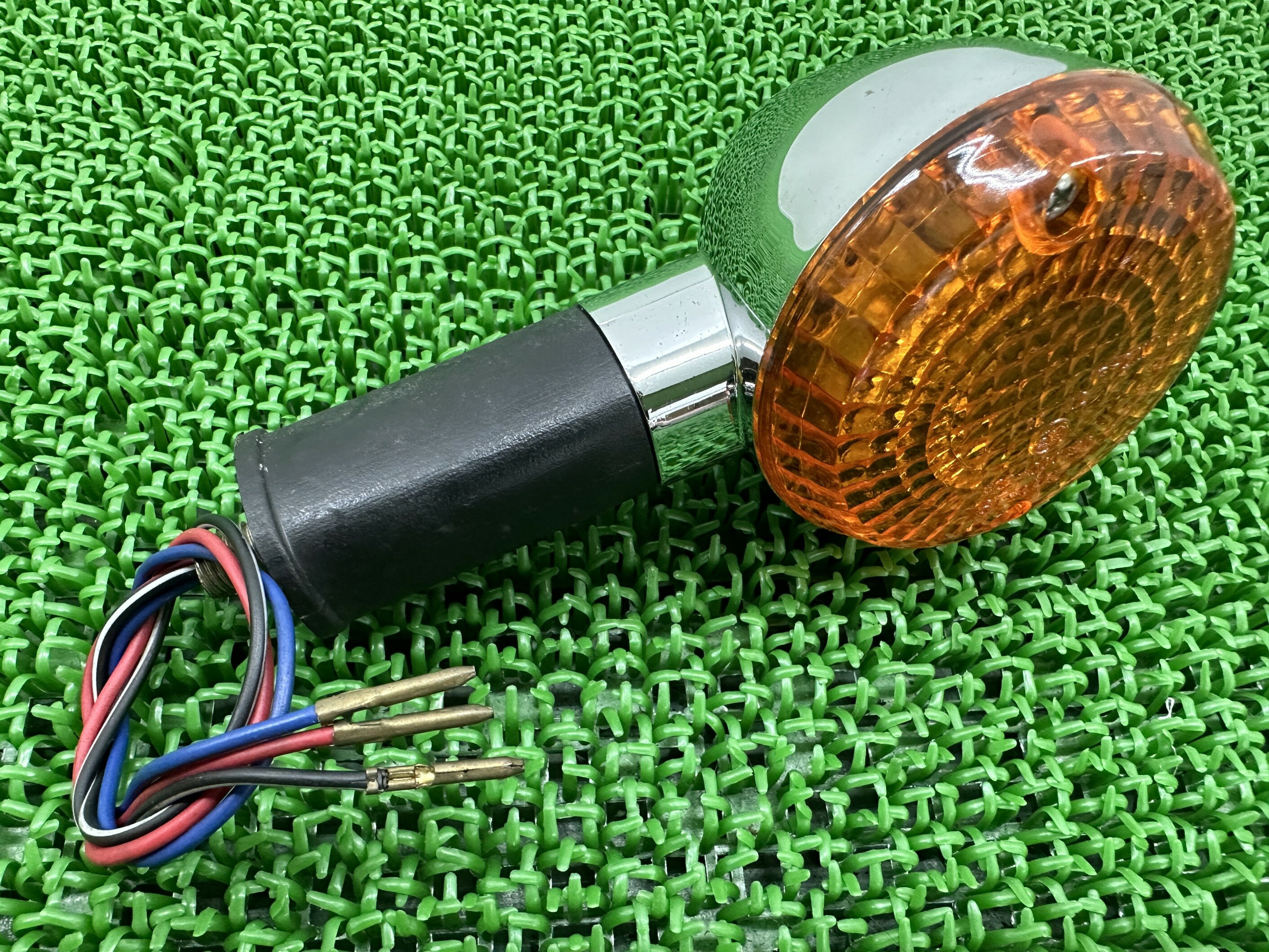 ゼファー400 ゼファーカイ フロントウインカー 片側 社外 バイク 部品 ZR400C ZR400G ノーマルタイプ 左右共通 コンディション良好 【中古】
