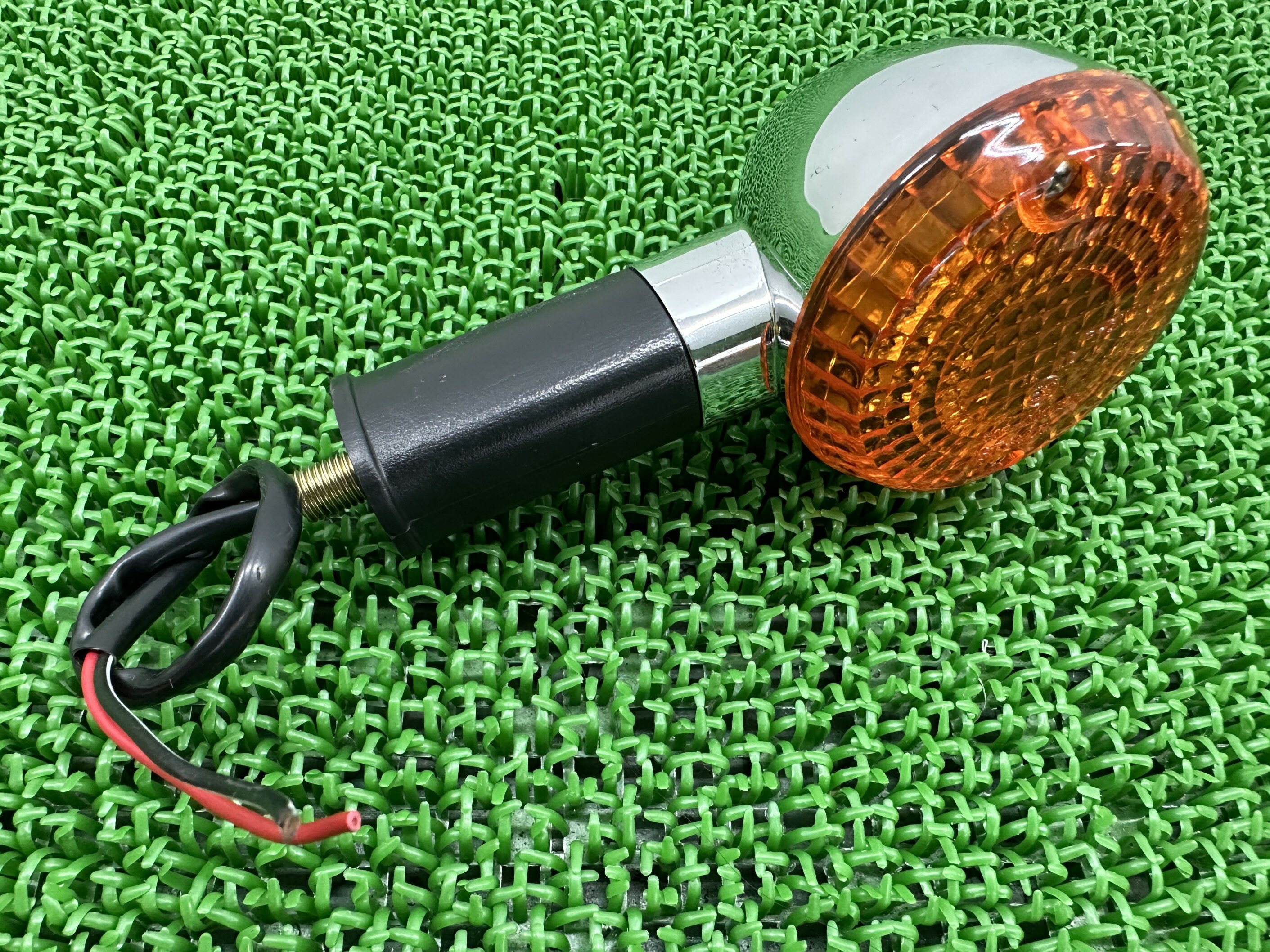 ゼファー400 ゼファーカイ リアウインカー 片側 社外 バイク 部品 ZR400C ZR400G ノーマルタイプ 左右共通 修復素材に 【中古】
