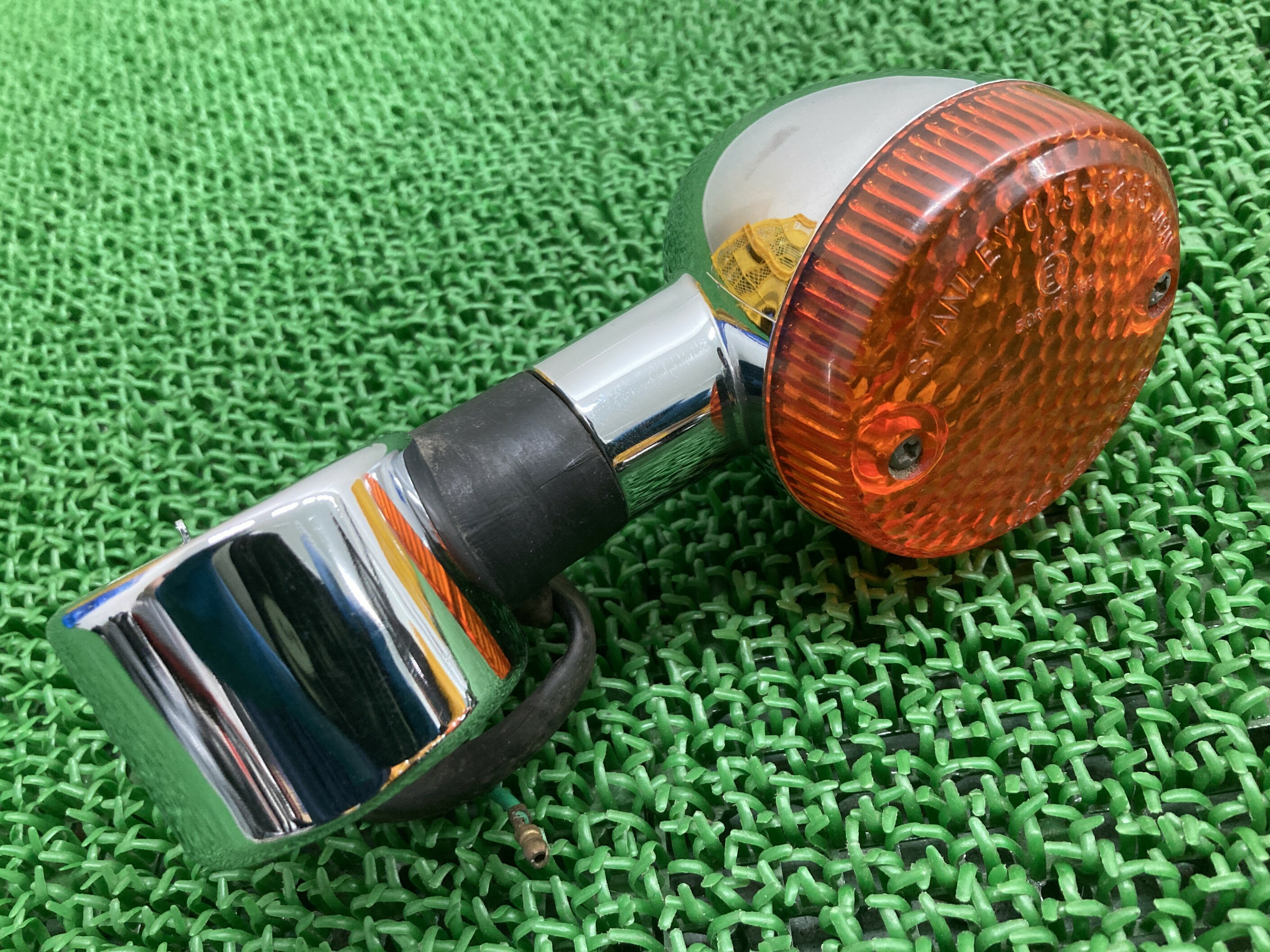 スティード400 フロントウインカー 左 ホンダ 純正 バイク 部品 NC26 STEED400 ステー クランプカバー 割れ欠け無し 車検 Genuine 【中古】