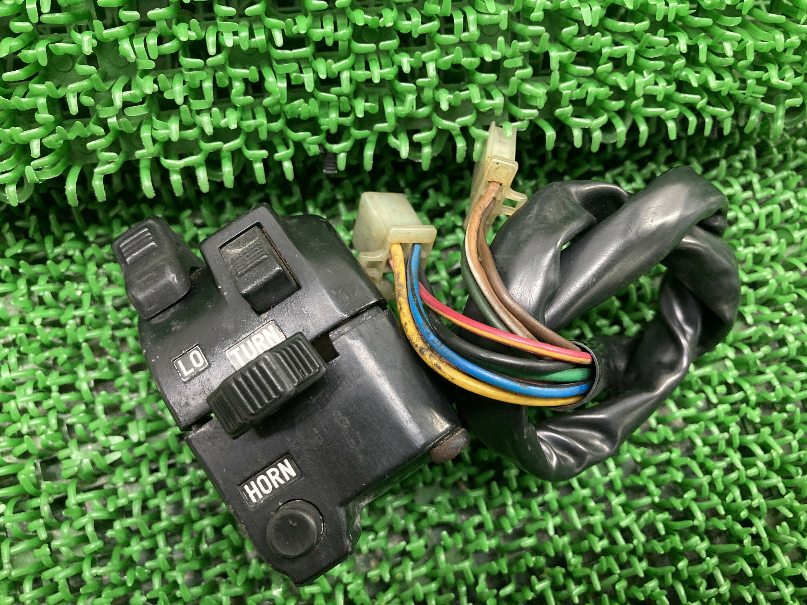 SR400 ハンドルスイッチ 左 ヤマハ 純正 バイク 部品 RH01J スイッチボックス 割れ欠け無し 品薄 希少品 車検 Genuine 【中古】 6