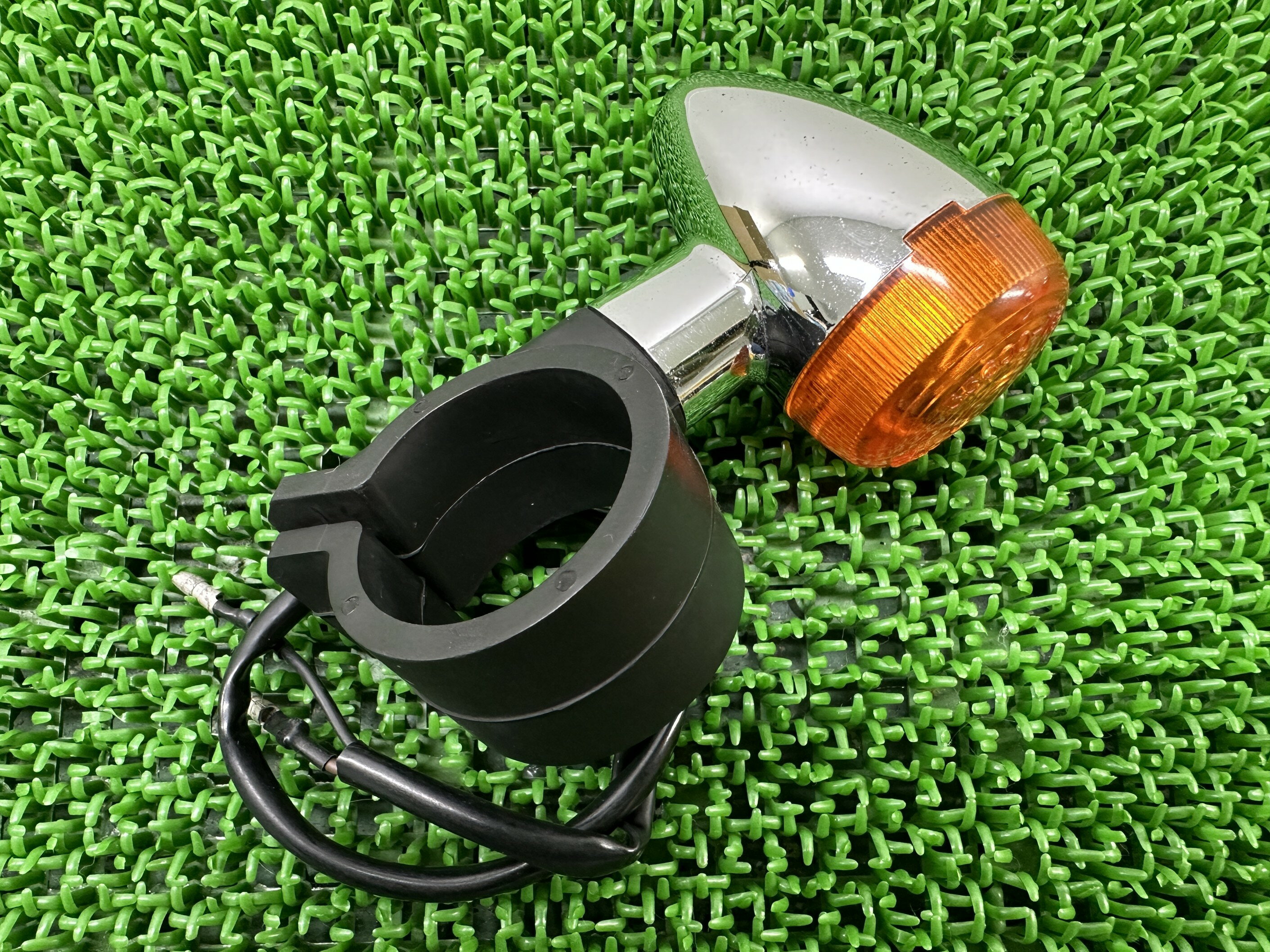 ドラッグスター400 フロントウインカー 左 ヤマハ 純正 バイク 部品 4TR 96年〜99年 初期型 ラバークランプ コンディション良好 割れ欠け無し 車検...