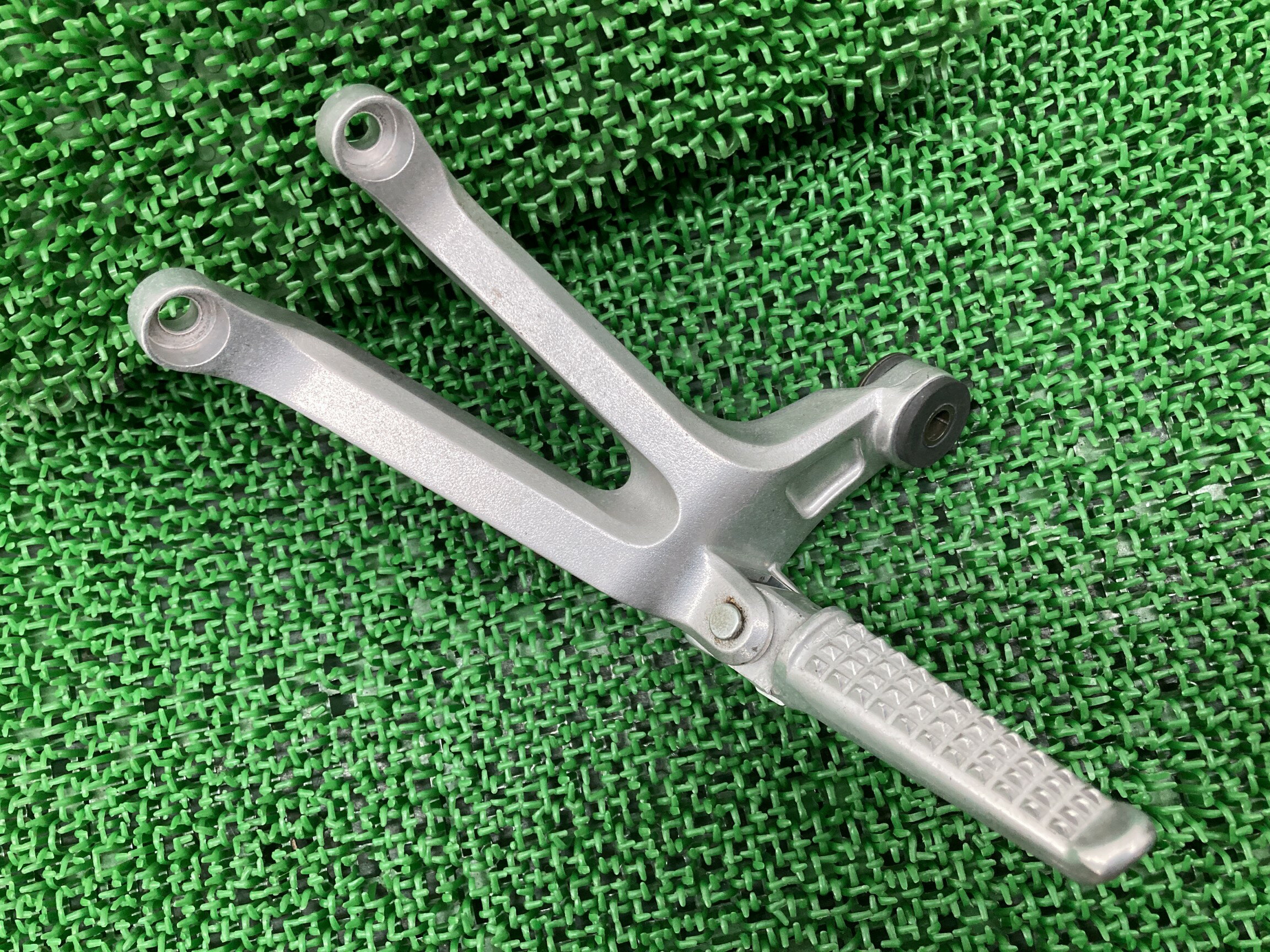 RVT1000R タンデムステップ 左 ホンダ 純正 バイク 部品 SC45 VTR1000SP ペグ 曲がり無し 品薄 車検 Genuine 【中古】 50