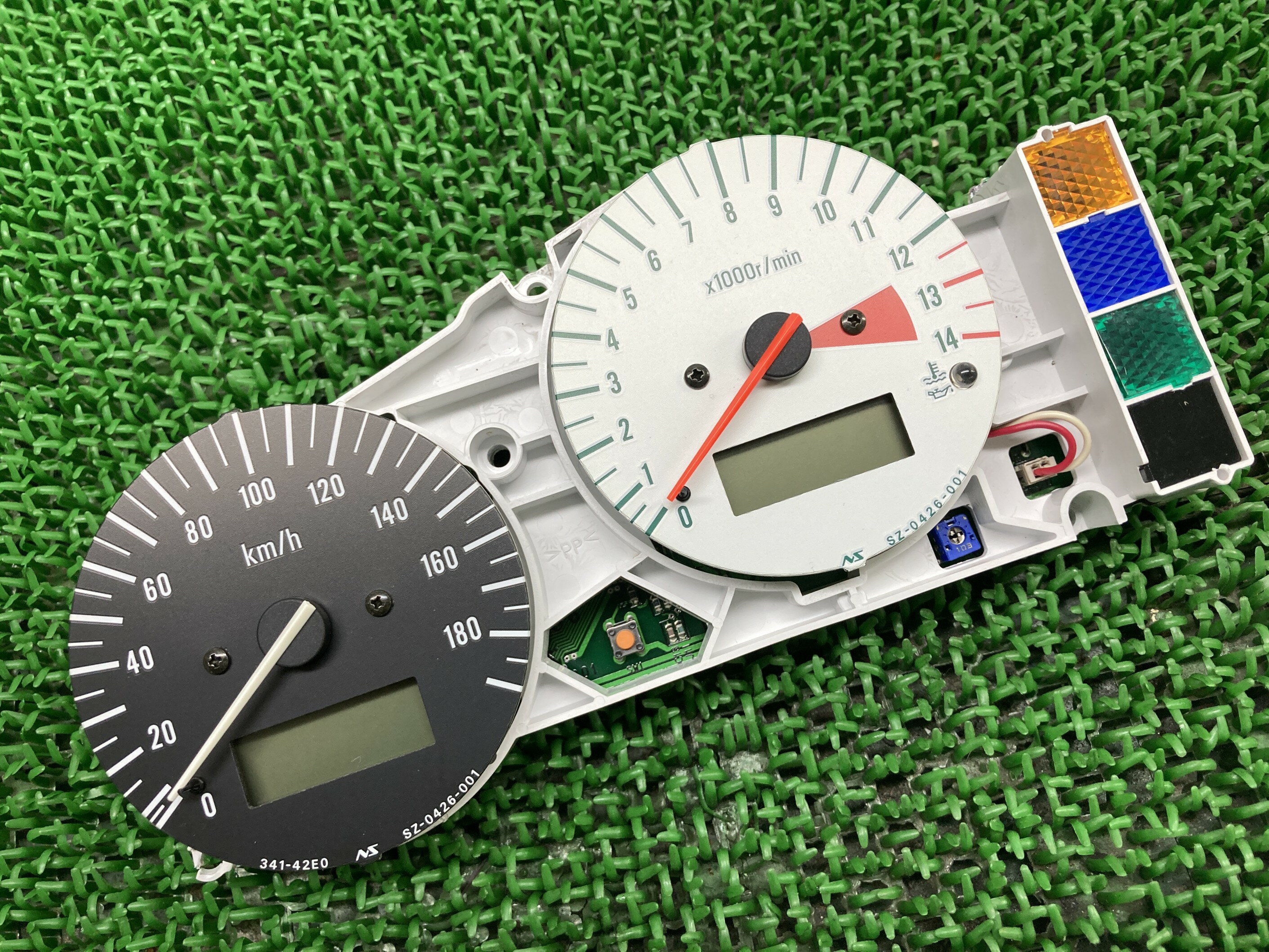 RGV250ガンマSP メーター スズキ 純正 バイク 部品 VJ23A 341-42E0 SZ-0426-001 スピードメーター タコメーター インジケーター 車検 Genuine 【中古】