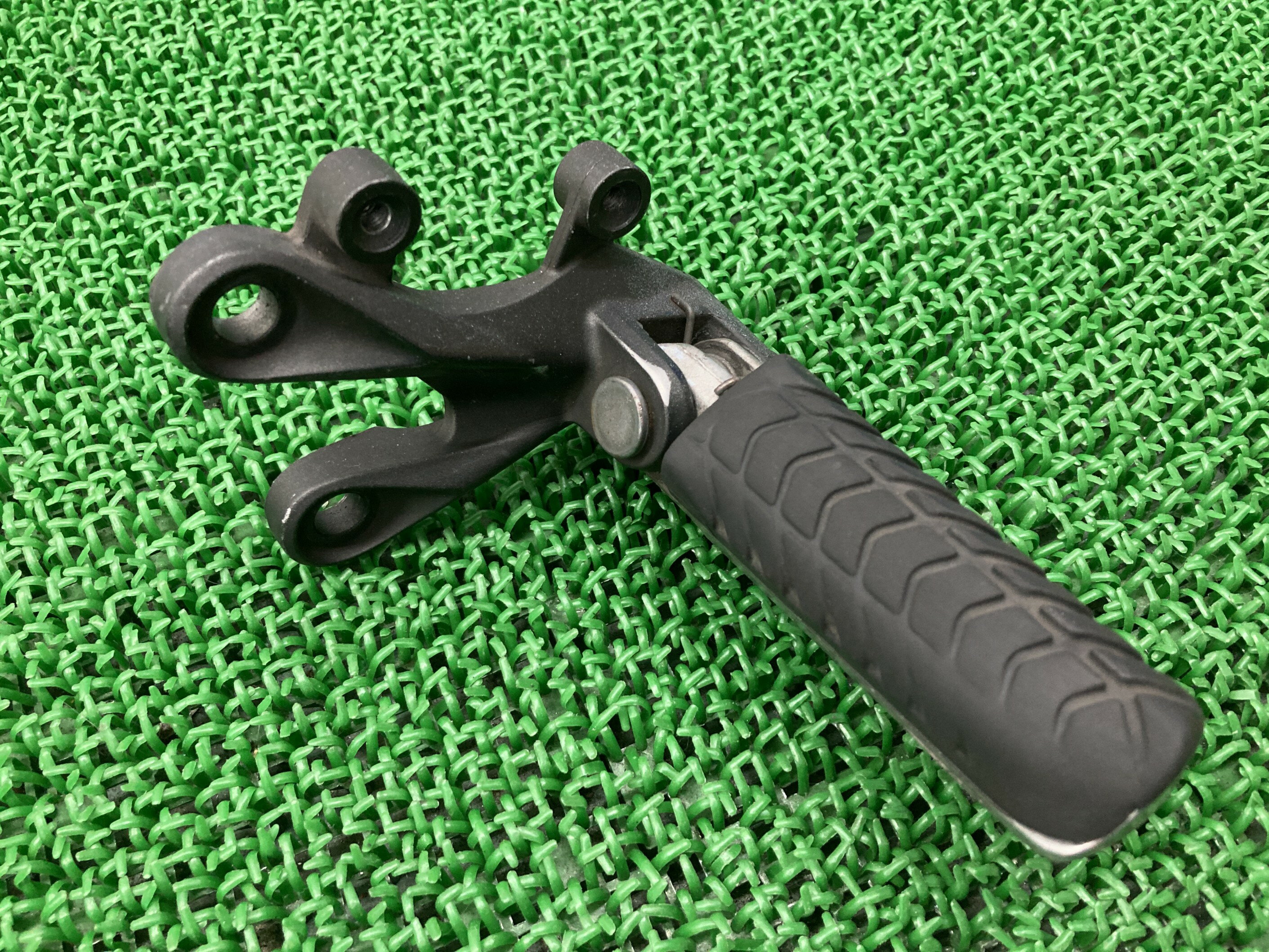 ZZ-R1400 ステップ 左 カワサキ 純正 バイク 部品 ZX1400 ペグ 曲がり無し 品薄 希少品 車検 Genuine 【中古】 48