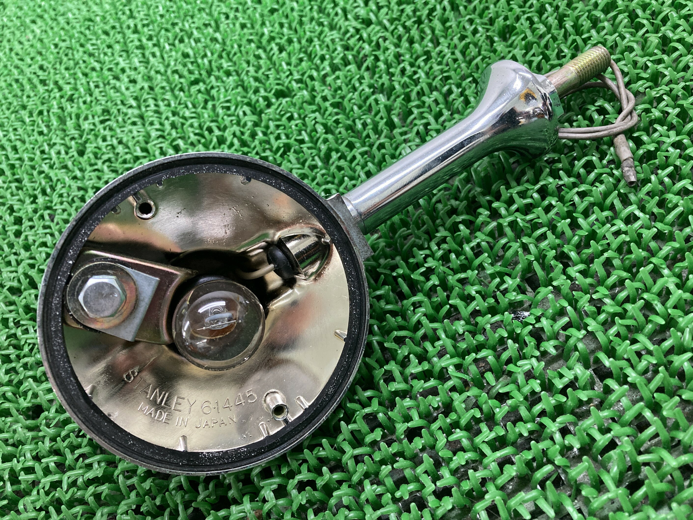 Z1 Z2 ウインカーベース 片側 カワサキ 純正 バイク 部品 61445 045-6615 当時物 ステー 割れ欠け無し 品薄 車検 Genuine 【中古】 45