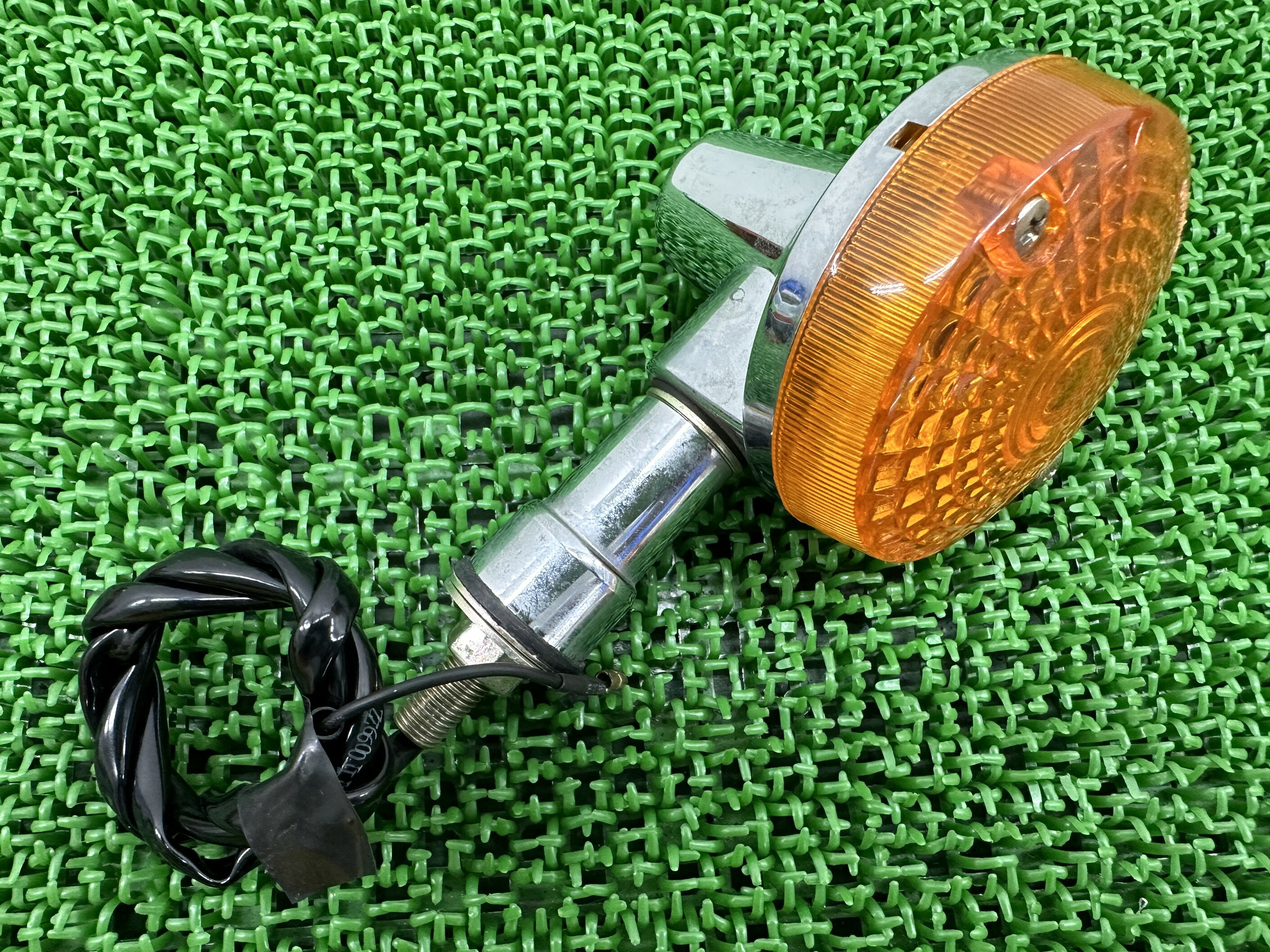 GN125E リアウインカー 右 スズキ 純正 バイク 部品 NF41A コンディション良好 コケキズ無し 割れ欠け無し 品薄 車検 Genuine 【中古】 86