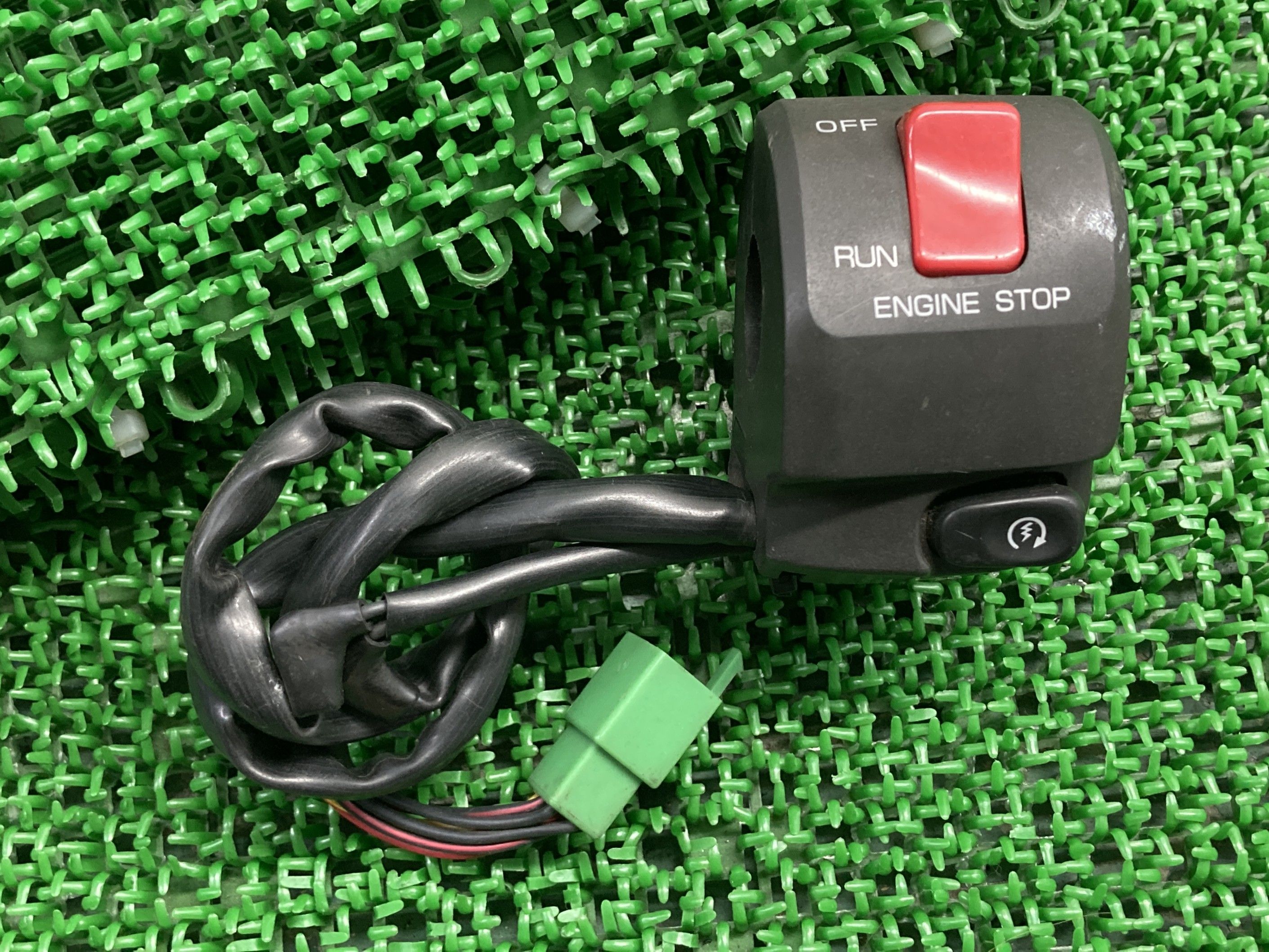 ゼファー400ハンドルスイッチカワサキ純正バイク部品ZR400CZEPHYR400スイッチボックス割れ欠け無し品薄希少品車検Genuine【中古】 91