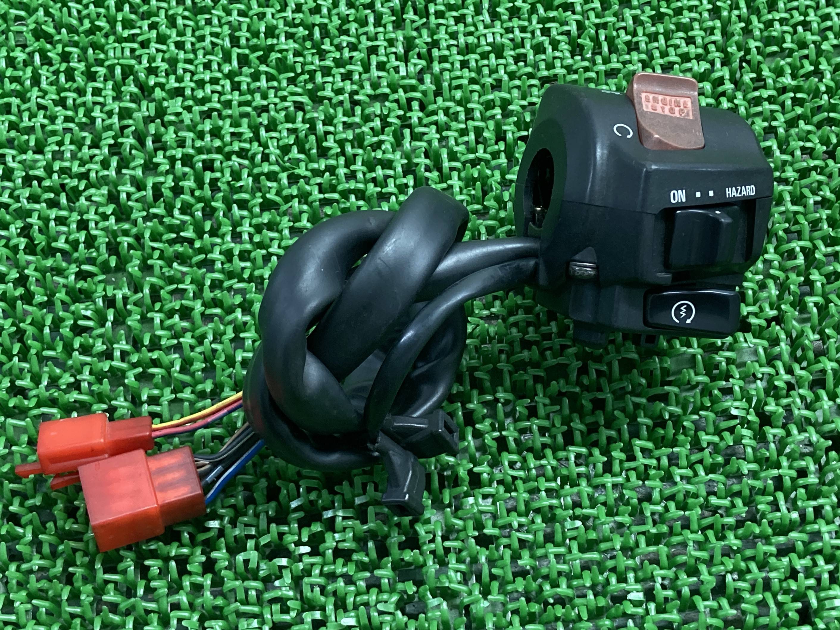 CB1000SF ハンドルスイッチ 右 ホンダ 純正 バイク 部品 SC30 ビッグ1 BIG1 スイッチボックス 割れ欠け無し 品薄 車検 Genuine 【中古】 Gp