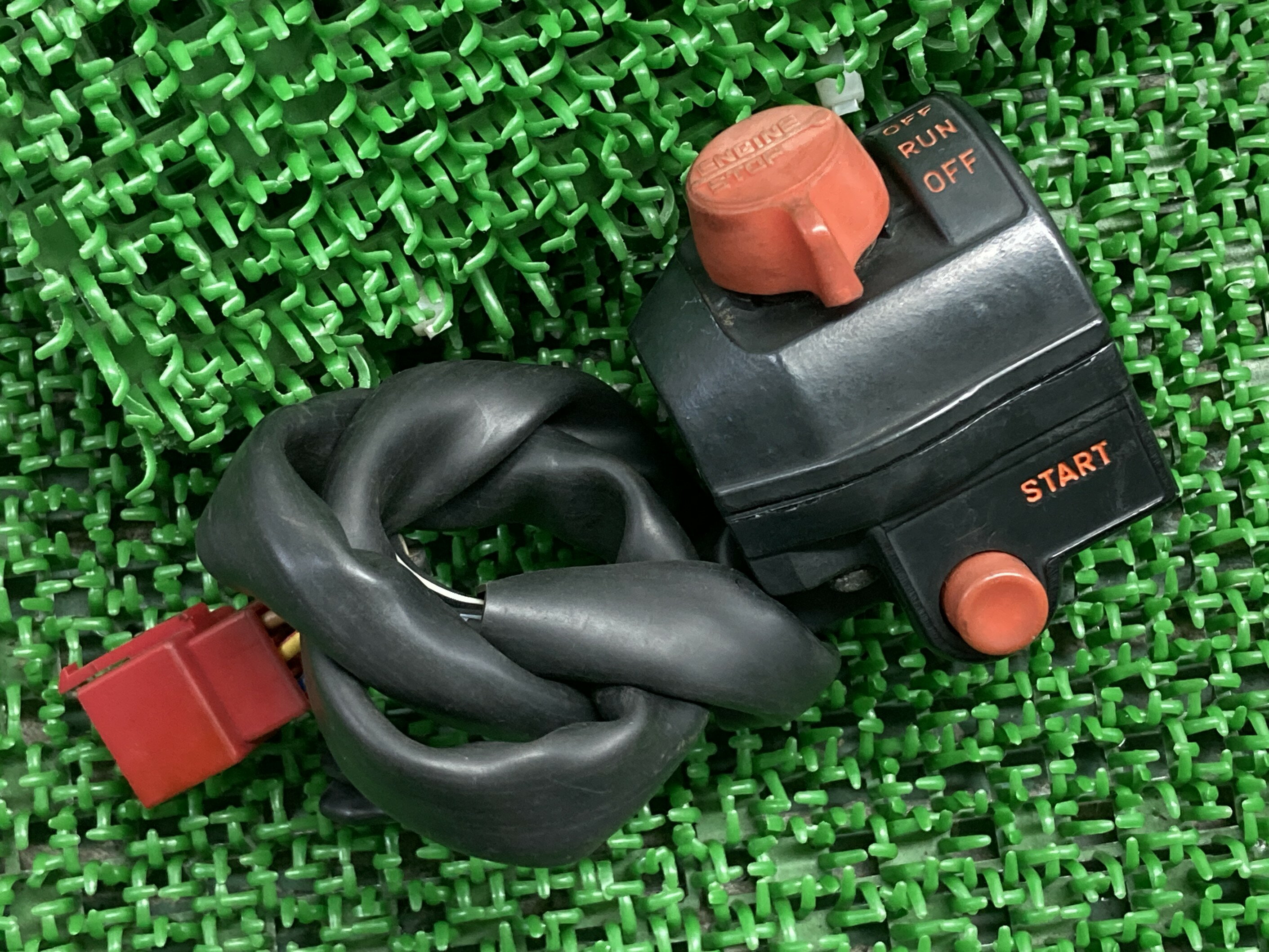 CB450SCナイトホークハンドルスイッチ右ホンダ純正バイク部品NightHawkスイッチボックス割れ欠け無し品薄希少品車検Genuine【中古】 99