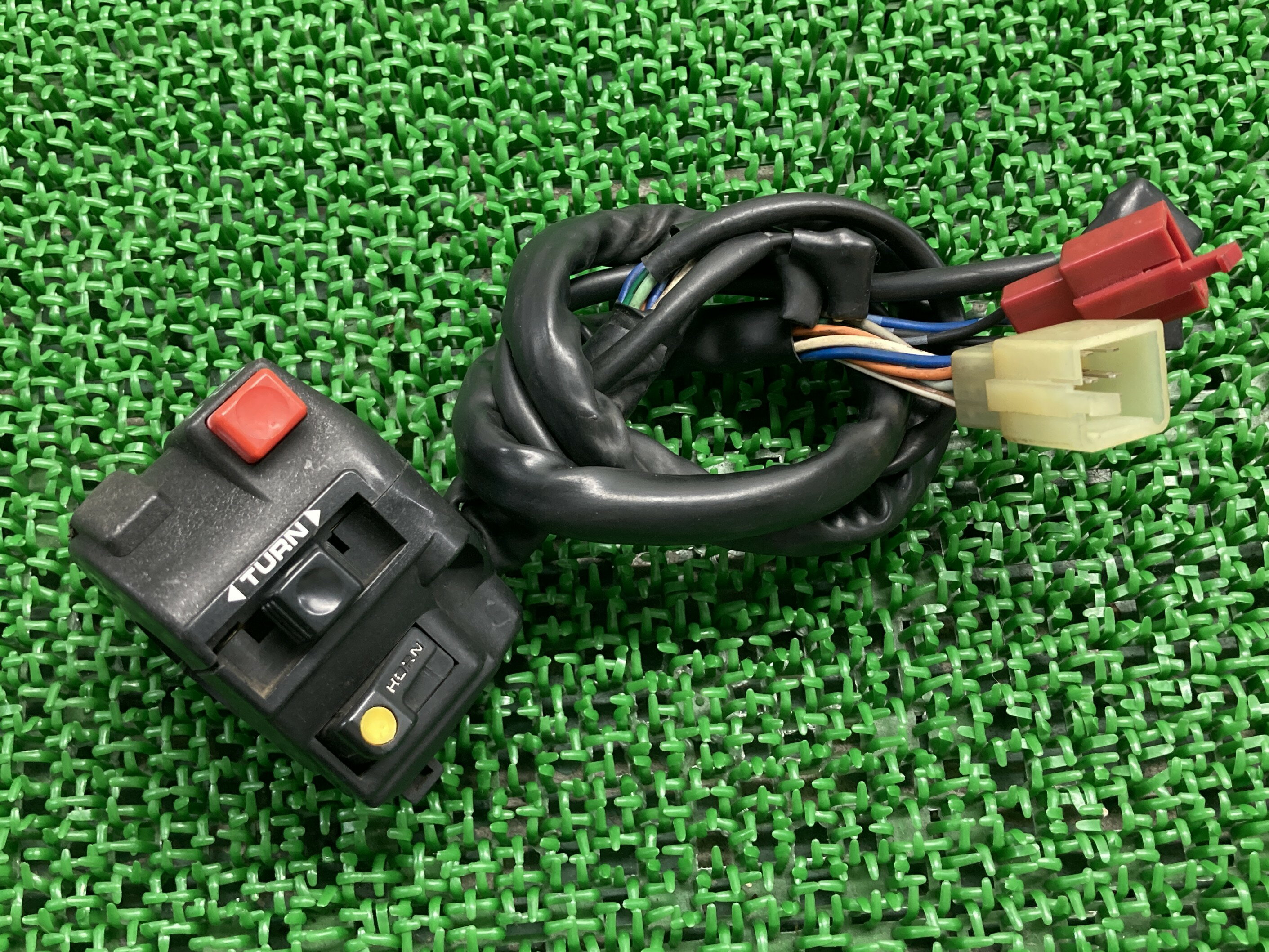 RVF400ハンドルスイッチ左ホンダ純正バイク部品NC35スイッチボックス割れ欠け無し品薄希少品車検Genuine【中古】 72