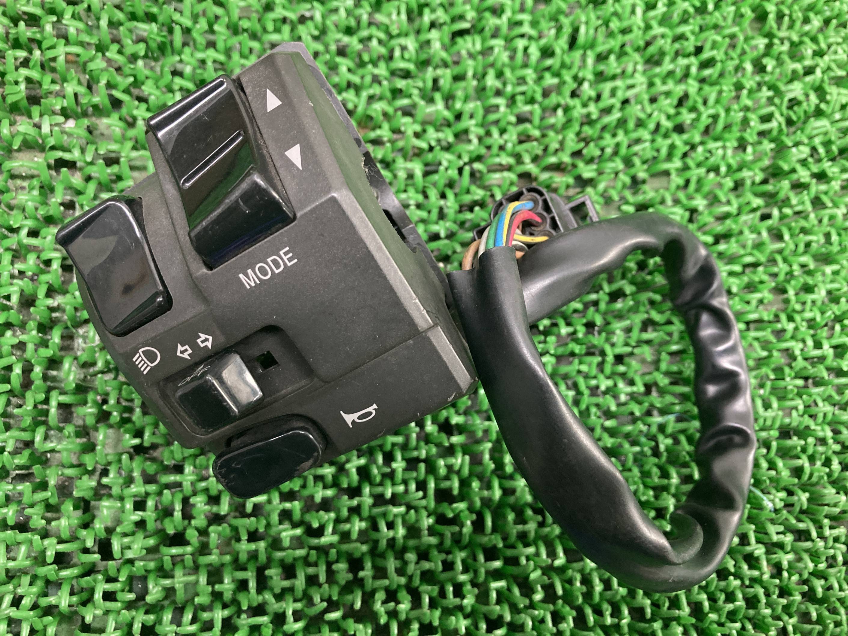 1198Sハンドルスイッチ左ドゥカティ純正バイク部品Ducatiスイッチボックス割れ欠け無し品薄希少品車検Genuine【中古】 48