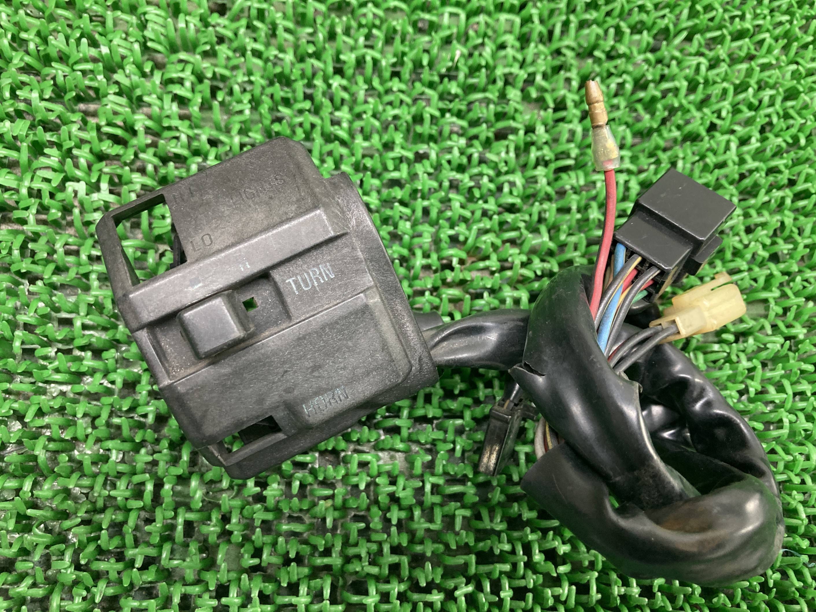 ZXR250ハンドルスイッチ左カワサキ純正バイク部品ZX250Cスイッチボックス修復素材に品薄希少品車検Genuine【中古】 43