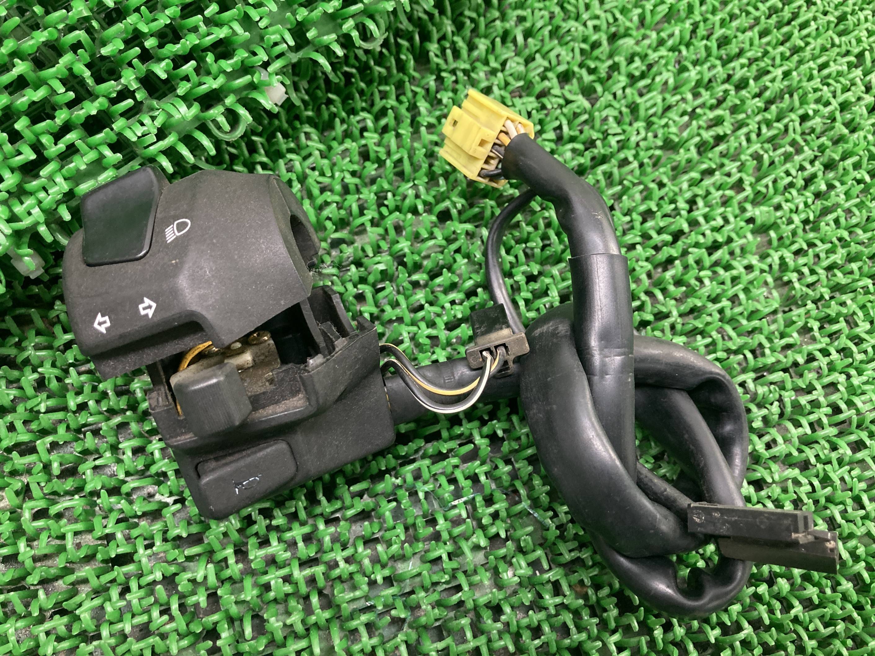 バンバン200 ハンドルスイッチ 左 スズキ 純正 バイク 部品 NH41A VanVan200 スイッチボックス 割れ欠け無し 希少品 車検 Genuine ...