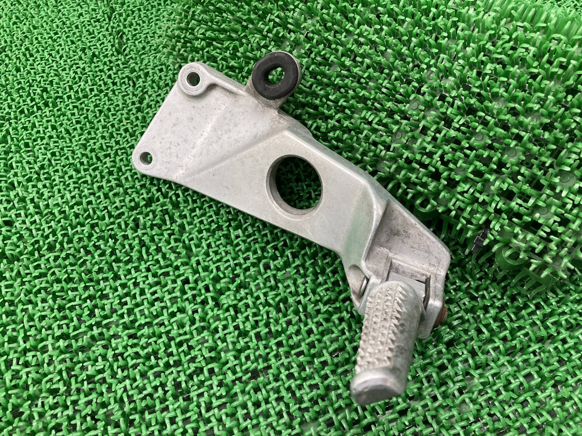 ブロス400 タンデムステップ 左 ホンダ 純正 バイク 部品 NC25 ブロス650 ペグ 品薄 希少品 車検 Genuine 【中古】 73