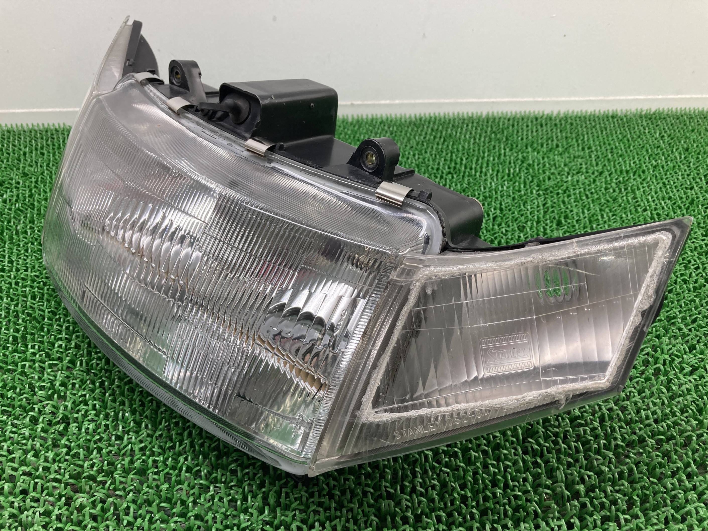 GL1500 ヘッドライト ホンダ 純正 バイク 部品 SC22 GoldWing ゴールドウイング ウインカー 修復素材に..