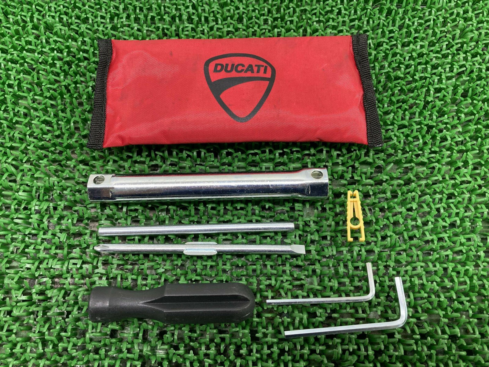 車載工具 ドゥカティ 純正 バイク 部品 Ducati ツールキット モンスター スーパースポーツ パニガーレ 機能的問題無し 車検 Genuine 【中古】 Nn