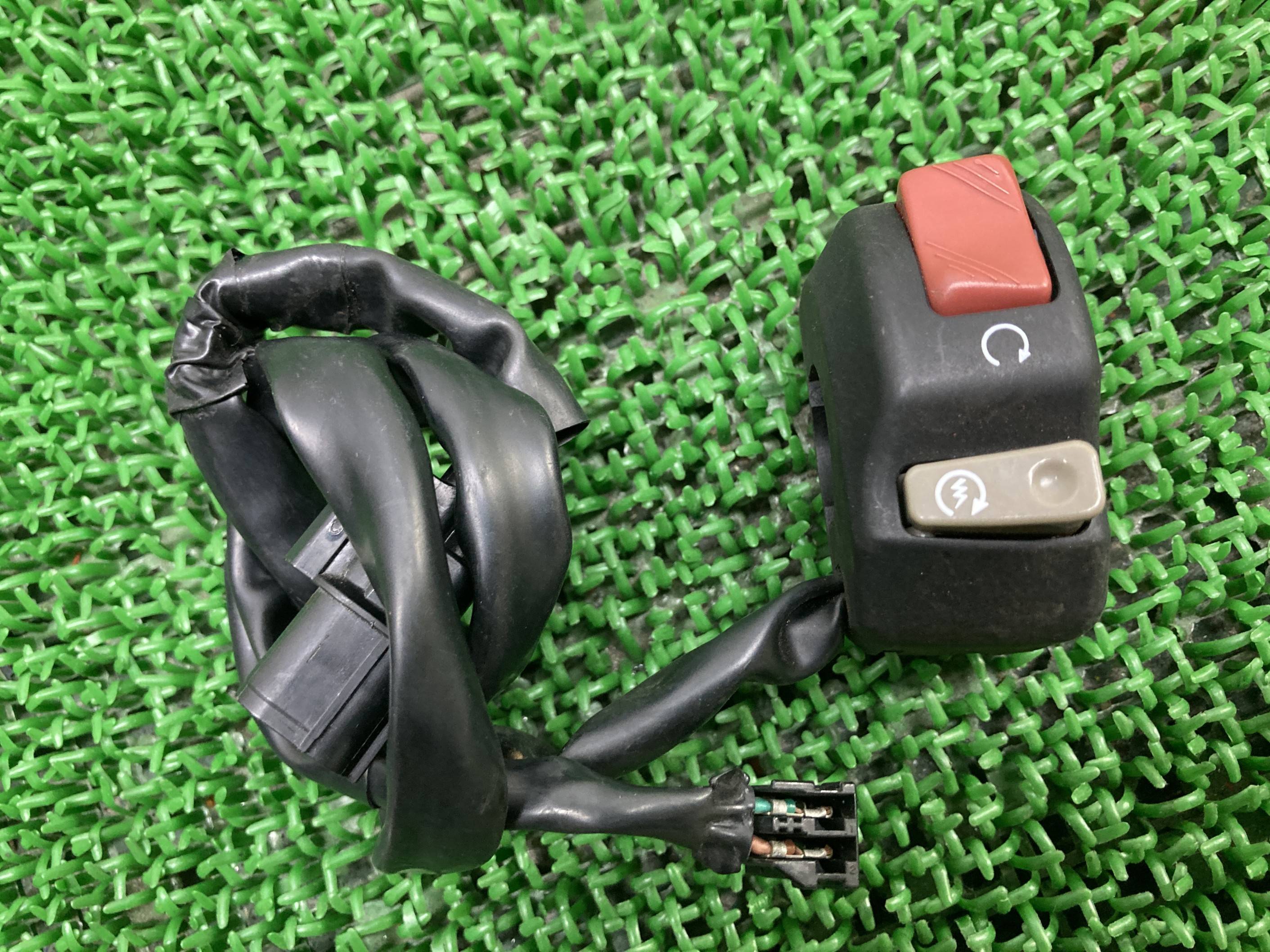 ZX-12Rハンドルスイッチ右カワサキ純正バイク部品ZXT20Bスイッチボックス割れ欠け無し品薄希少品車検Genuine【中古】 24