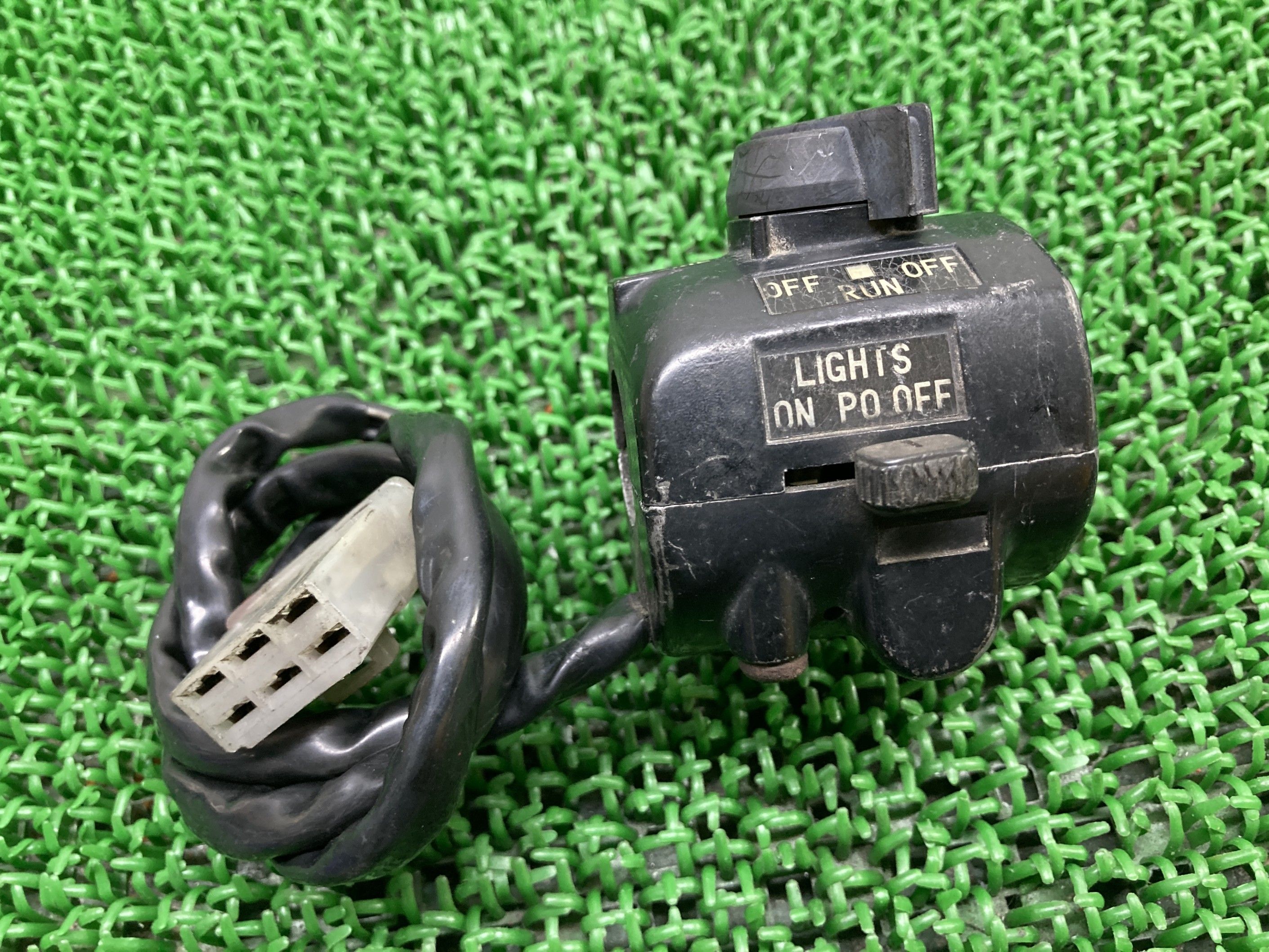 RZ250RZ350ハンドルスイッチ右ヤマハ純正バイク部品4L34U0スイッチボックス当時物コケキズ無し品薄車検Genuine【中古】 83