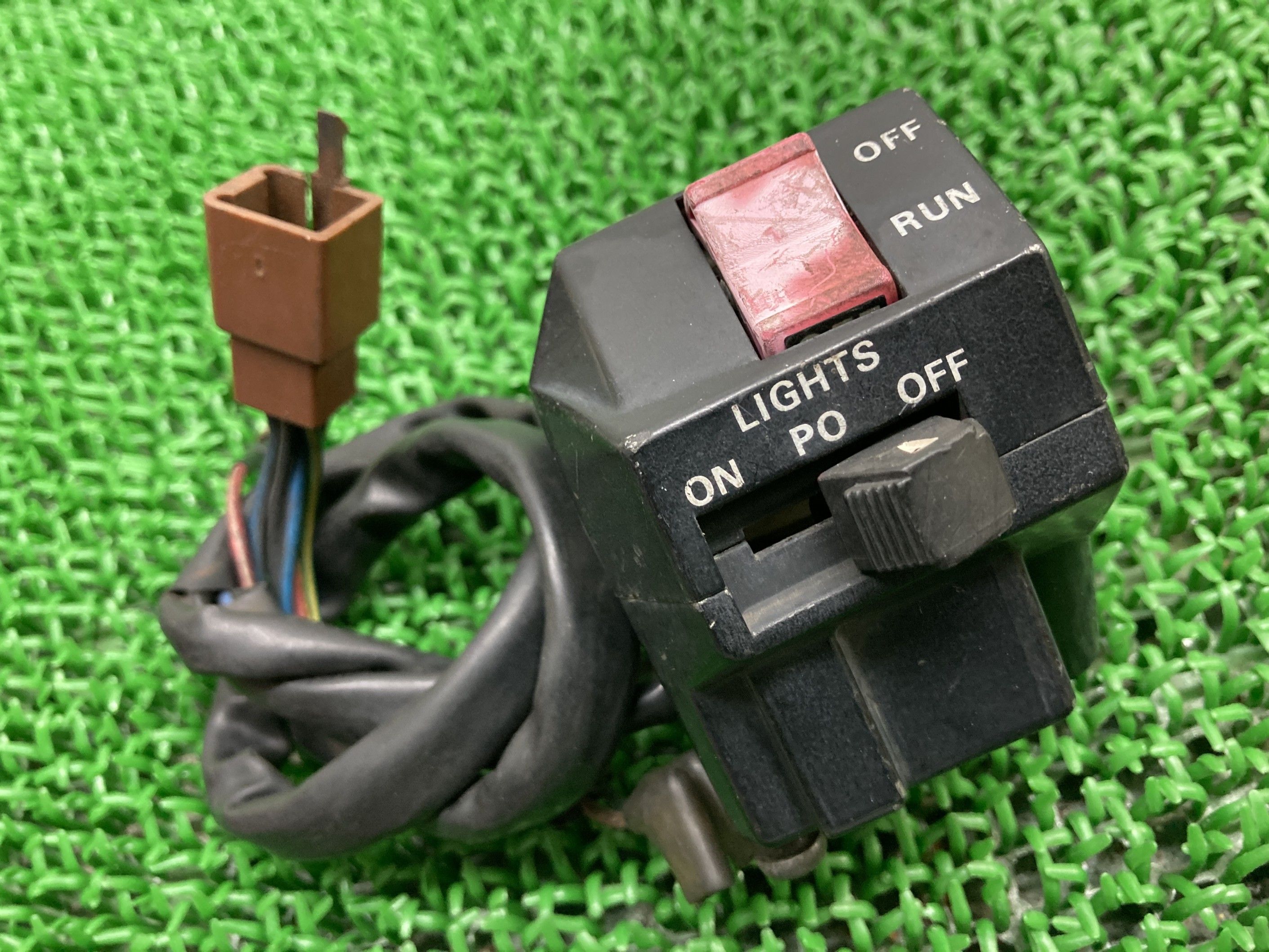 RZ250R ハンドルスイッチ 右 ヤマハ 純正 バイク 部品 29L スイッチボックス 当時物 割れ欠け無し 品薄 車検 Genuine 【中古】 79