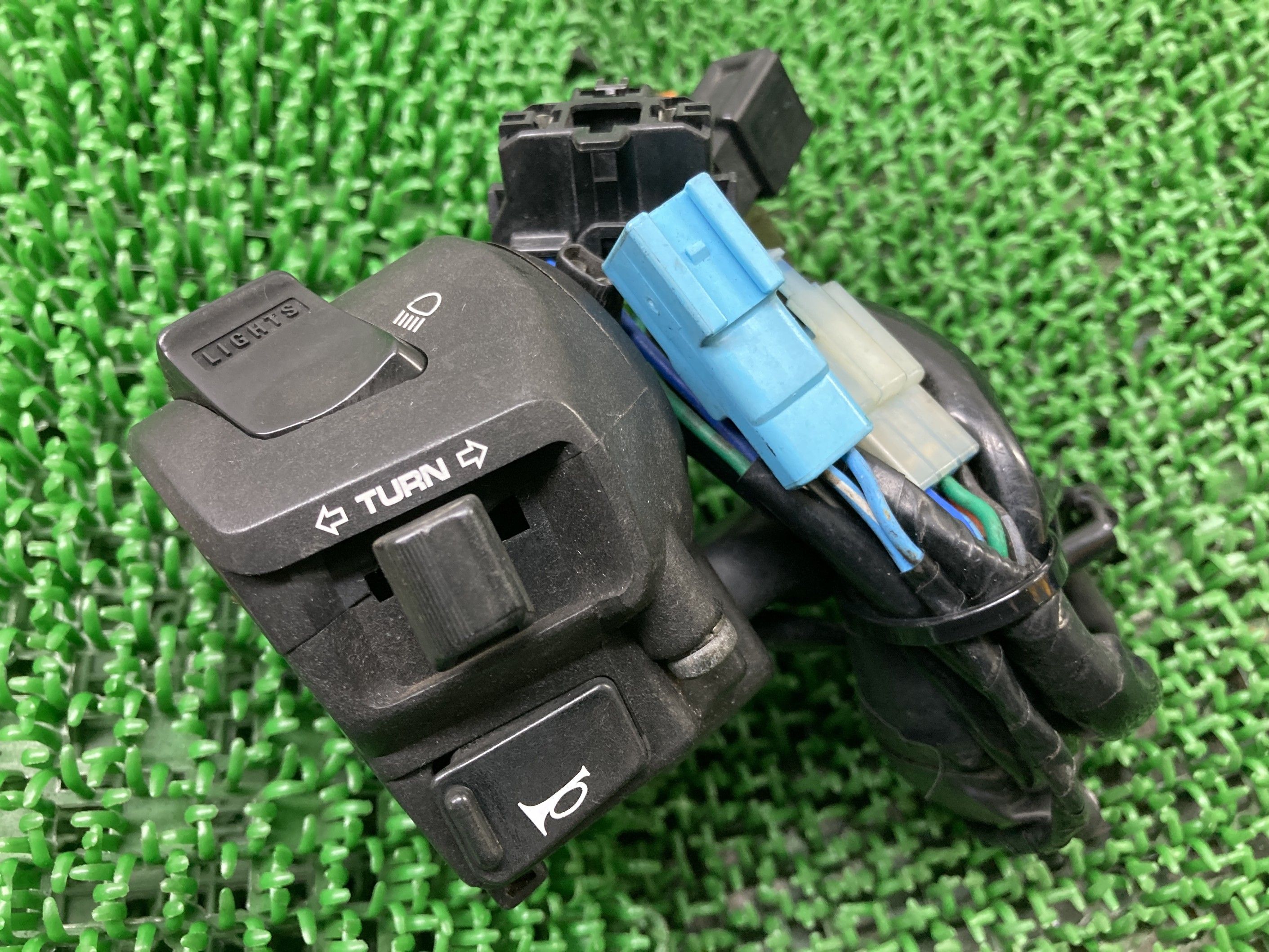 CB400SF ハンドルスイッチ 左 ホンダ 純正 バイク 部品 NC39 中期 SPEC-II スペック2 スイッチボックス 車検 Genuine 【中古】 ...