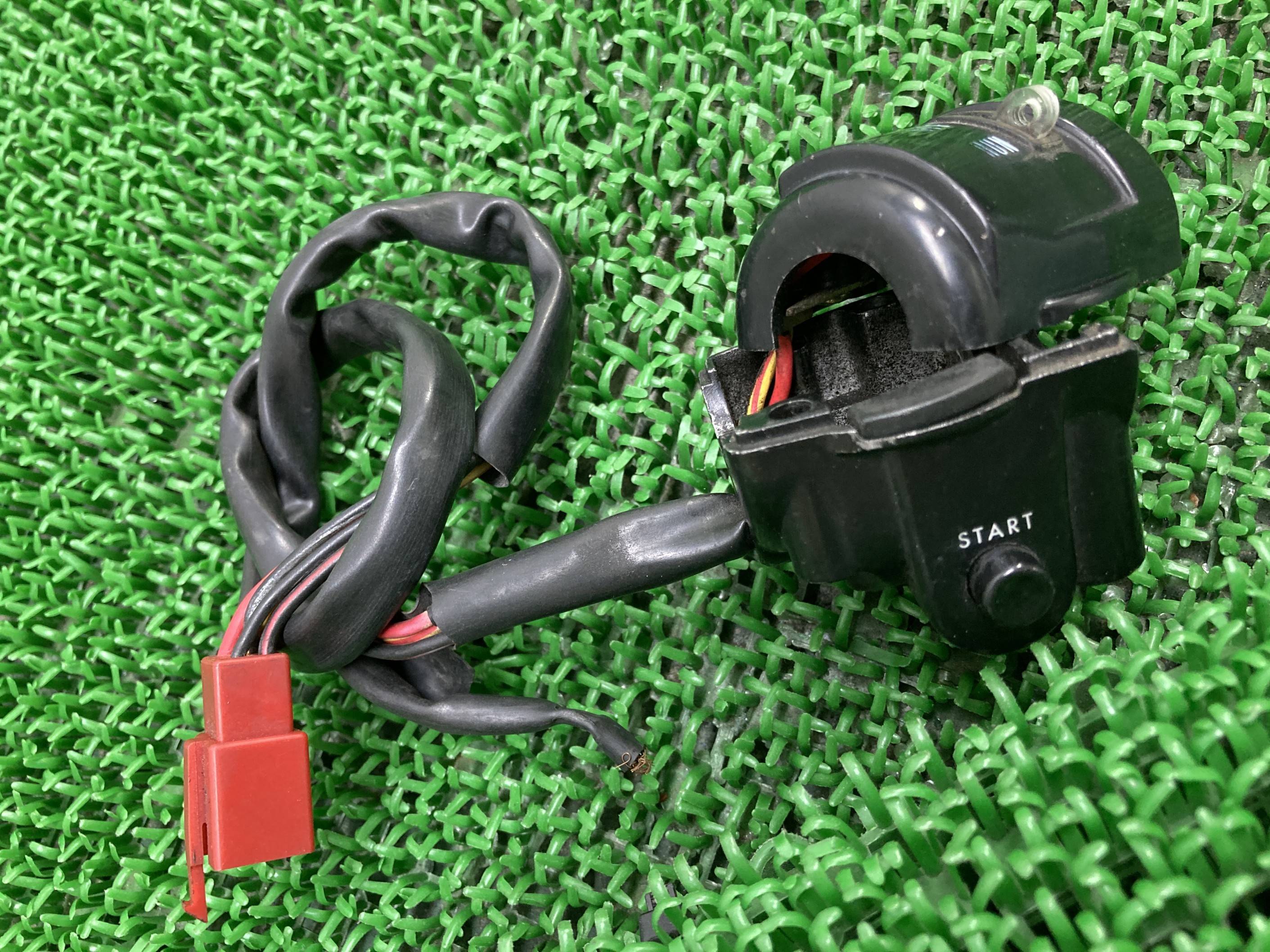 エストレヤカスタムハンドルスイッチ右カワサキ純正バイク部品BJ250AESTRELLAエストレアスイッチボック..