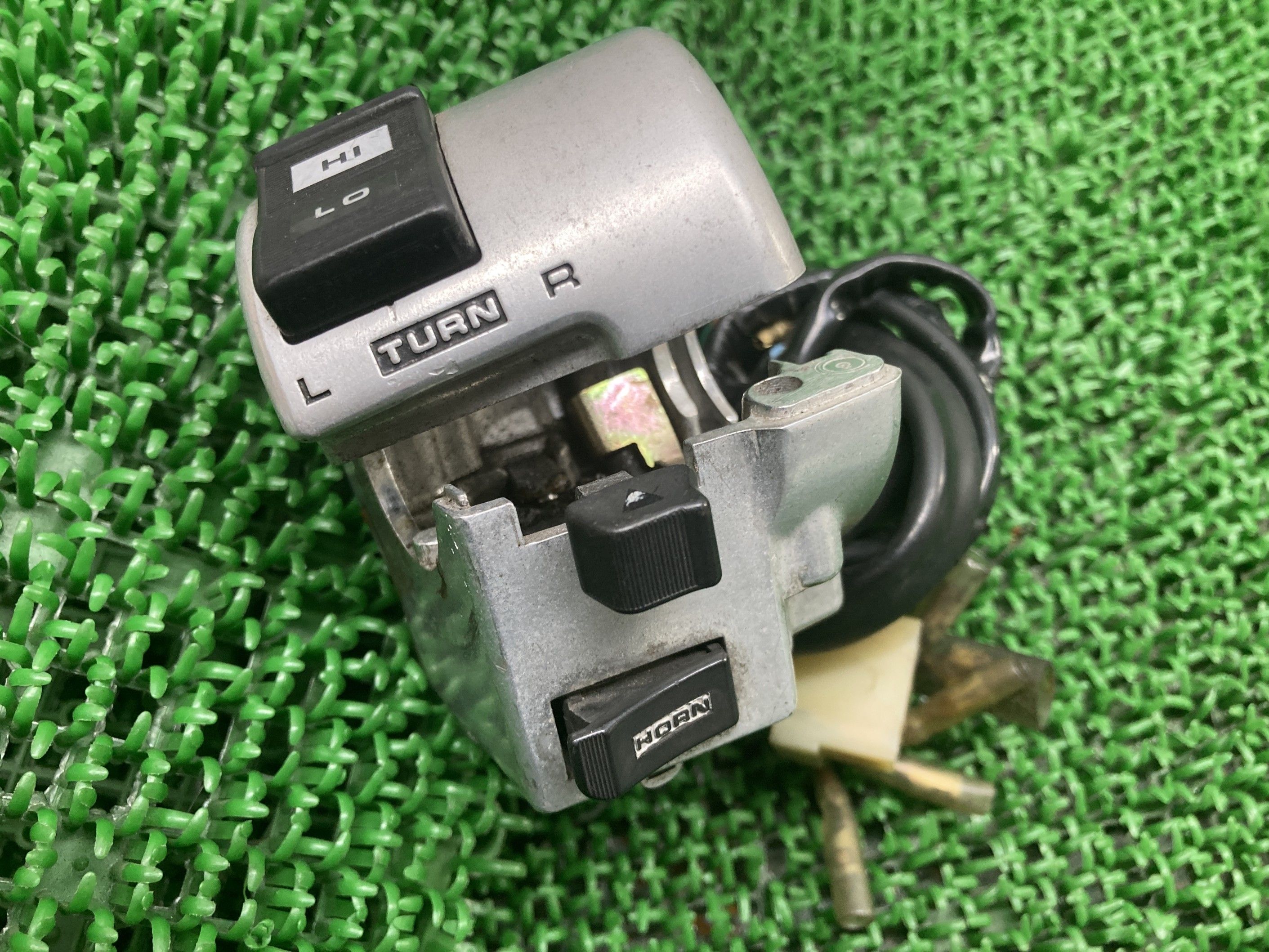 スティード400 ハンドルスイッチ 左 ホンダ 純正 バイク 部品 NC26 STEED400 スイッチボックス スイッチボックス 割れ欠け無し 車検 Genu...