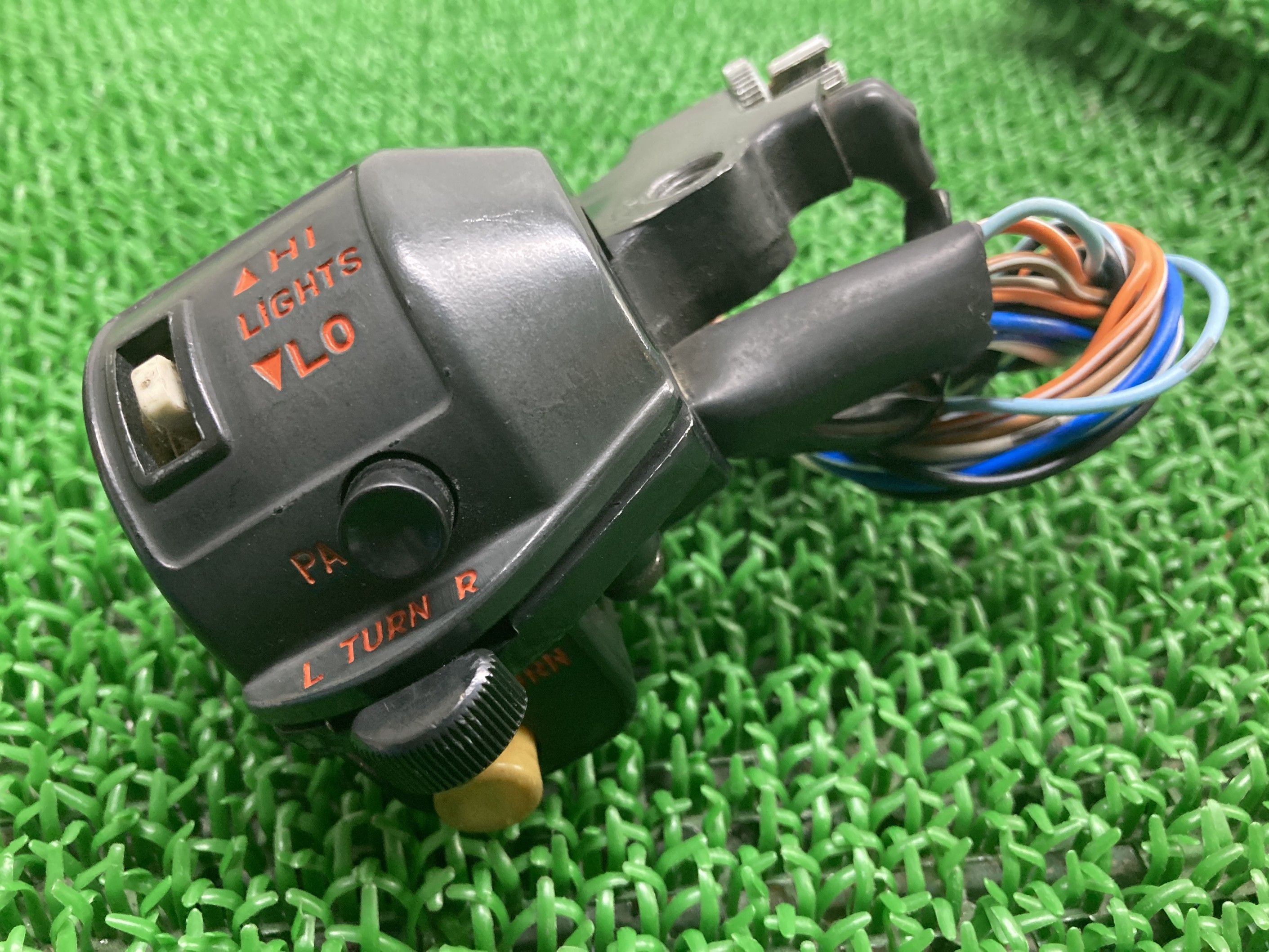 CB400N ハンドルスイッチ 左 ホンダ 純正 バイク 部品 当時物 HAWK-III ホーク3 スイッチボックス 修復素材に 車検 Genuine 【中古】...