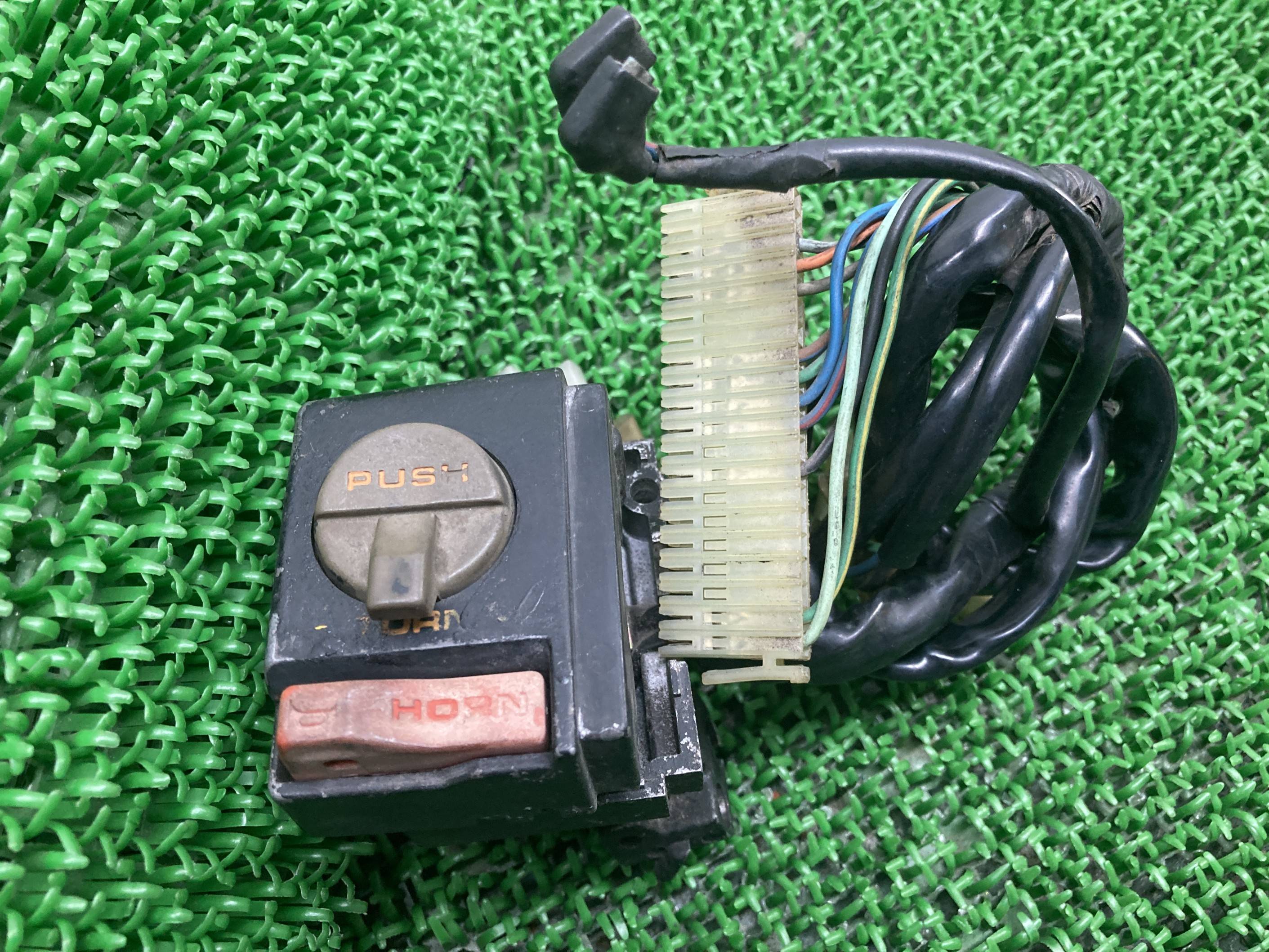 ジャイロXハンドルスイッチ左ホンダ純正バイク部品TD01GyroXスイッチボックス修復素材に割れ欠け無し品薄車検Genuine【中古】 58