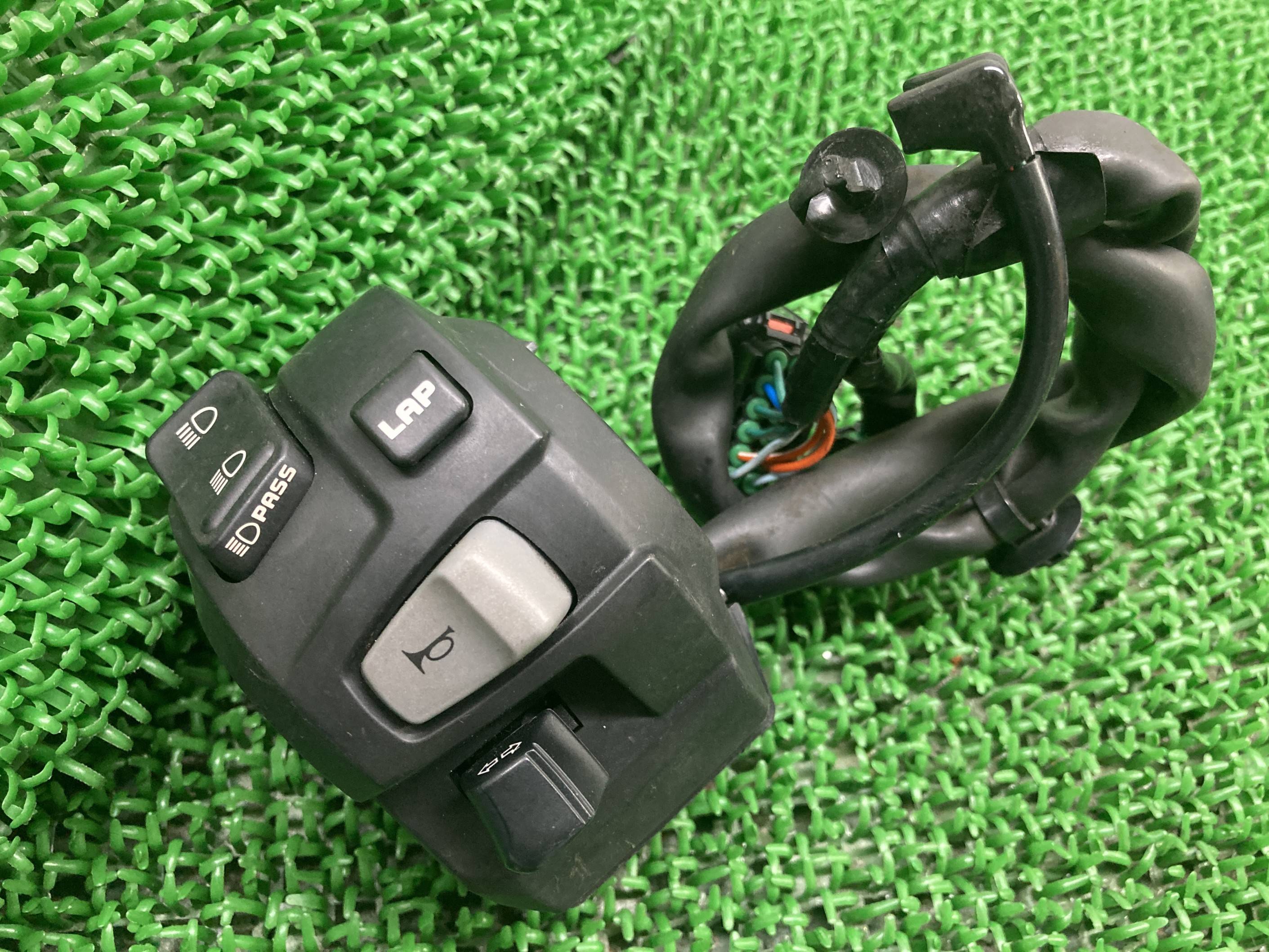 CBR250RRハンドルスイッチ左ホンダ純正バイク部品MC51ニダボスイッチボックス割れ欠け無し希少品品薄車検Genuine【中古】 57