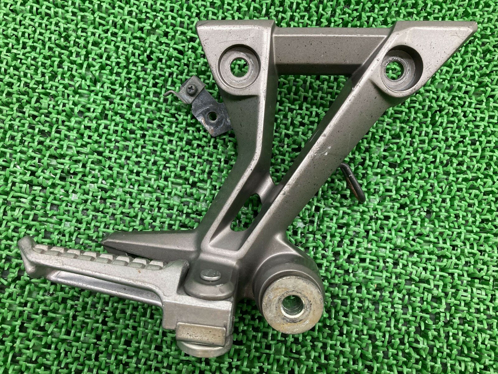 NINJA250 タンデムステップ 右 1272 カワサキ 純正 バイク 部品 EX250L ニンジャ250 ステップペグ 曲がり無し 希少品 車検 Genui...