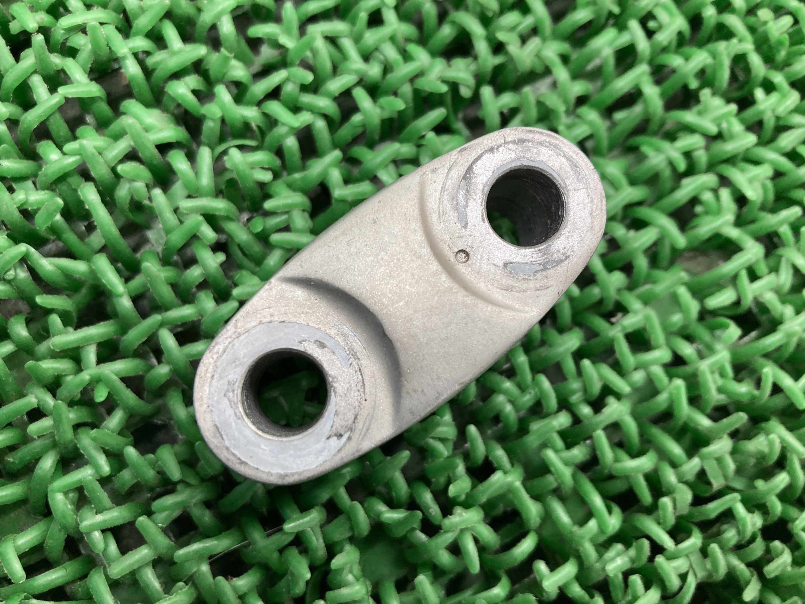 フュージョンハンドルポスト片側ホンダ純正バイク部品MF02ハンドルクランプ曲がり無し希少品品薄車検Genuine【中古】 97