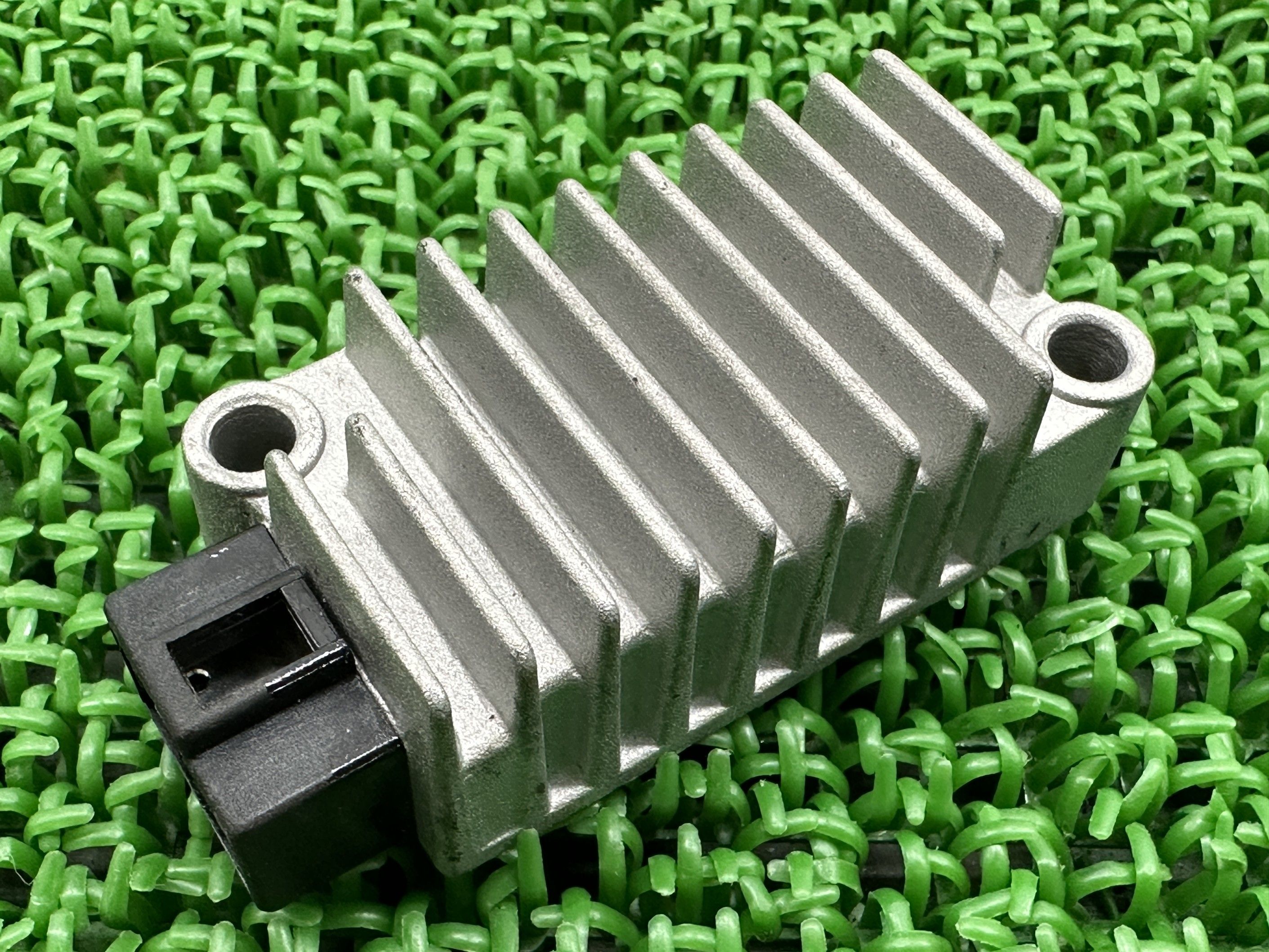 マジェスティ125 レギュレター ヤマハ 純正 バイク 部品 5CA TT250R レイド レギュレーター レクチファイヤー 車検 Genuine 【中古】 Fq