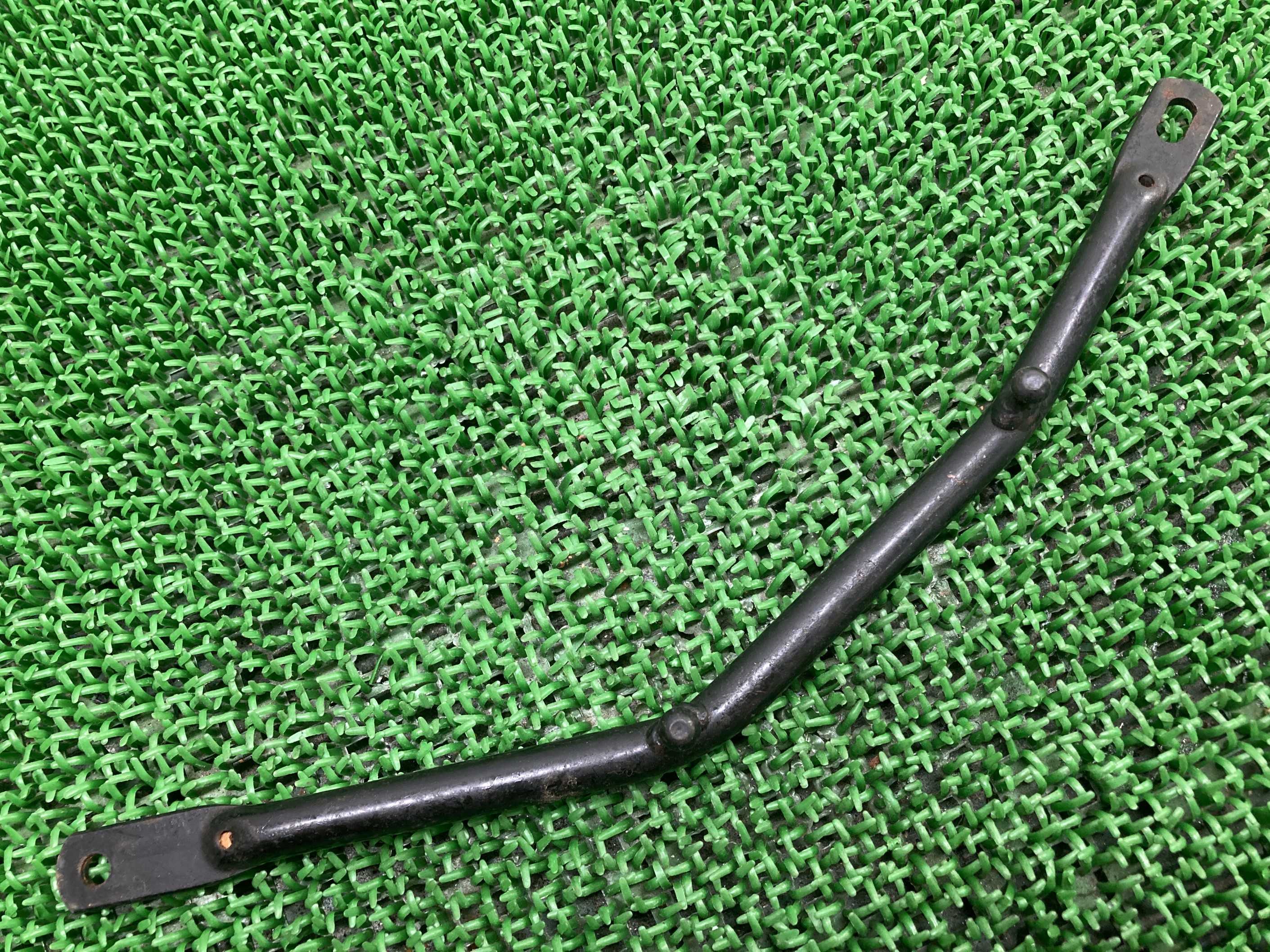 TZR250 荷掛けフック 左 ヤマハ 純正 バイク 部品 1KT ステー ブラケット 曲がり無し 品薄 希少品 車検..