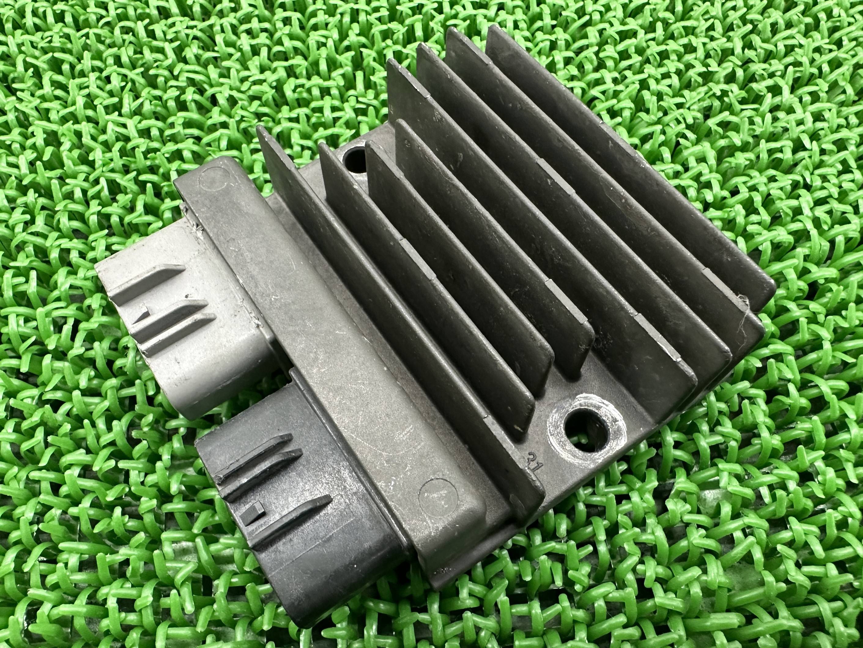 CB1000R レギュレター ホンダ 純正 バイク 部品 SC80 レギュレーター レクチファイヤー 機能的問題なし 車検 Genuine 【中古】 oV