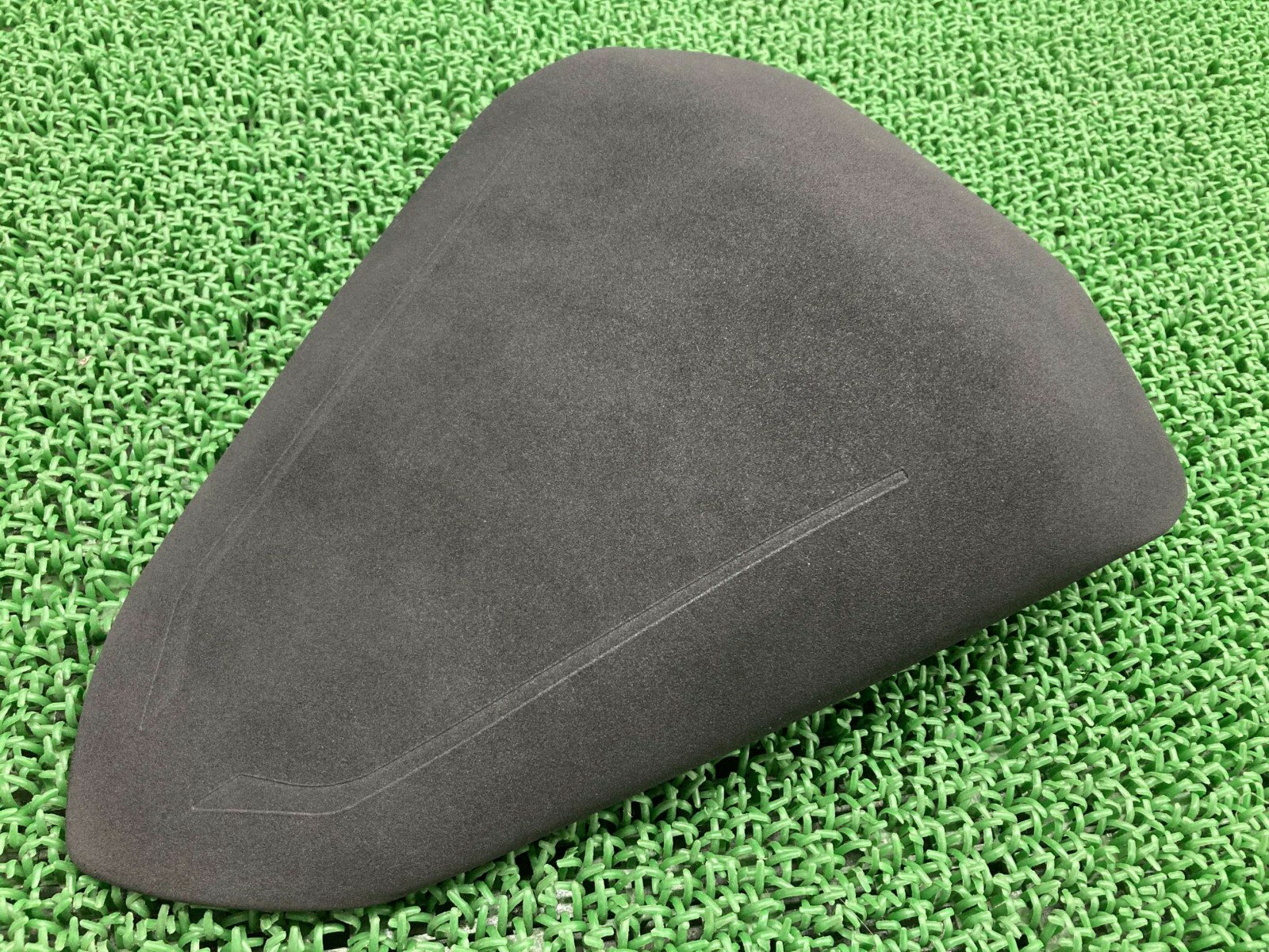 パニガーレV2 タンデムシート 595.1.340.1A ドゥカティ 純正 バイク 部品 修復素材や張り替えベースに 品薄 希少品 パニガーレV4 車検 Genuine 【中古】 cD