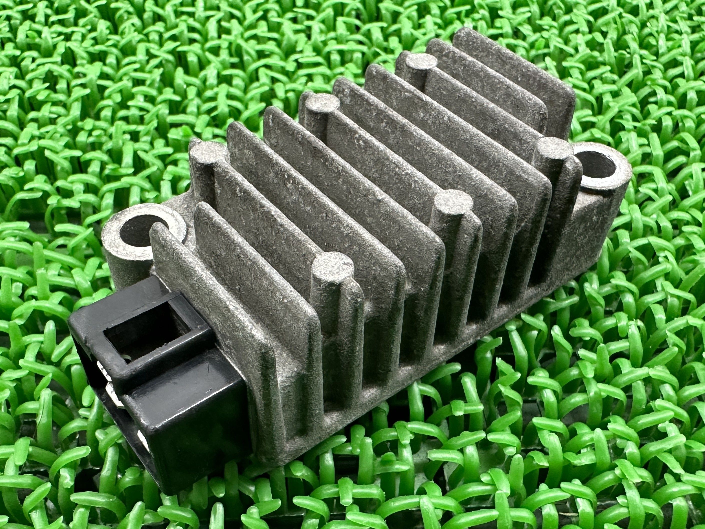 エリミネーター125 レギュレター カワサキ 純正 バイク 部品 BN125A スーパーシェルパにも レギュレーター レクチファイア 機能的問題なし 車検 Genuine 【中古】 oL