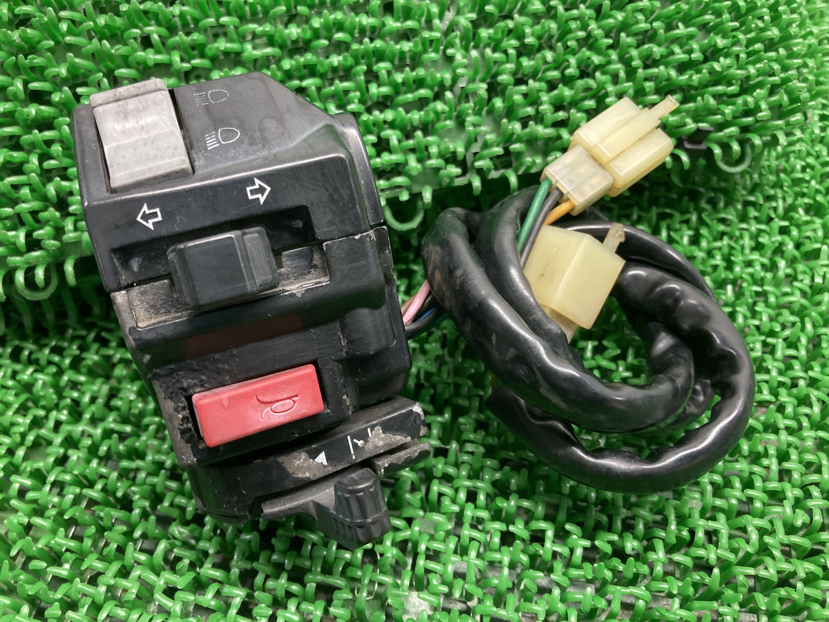 ドラッグスター250 ハンドルスイッチ 左 YHA229 ヤマハ 純正 バイク 部品 VG02J XVS250 チョークレバー スイッチボックス 割れ欠け無し 車検 Genuine 【中古】 zC