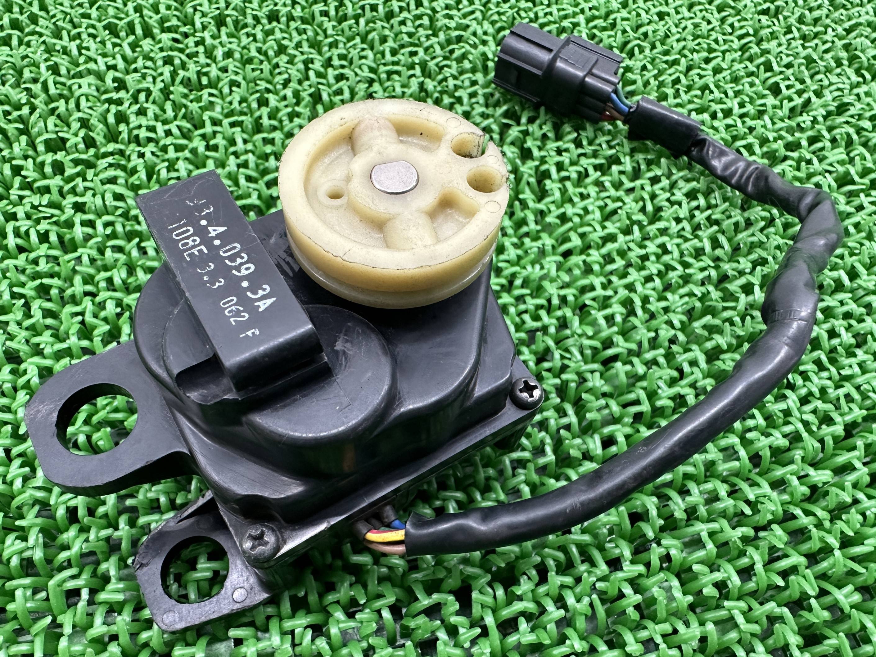 ハイパーモタード950 排気バルブモーター 593.4.039.3A ドゥカティ 純正 バイク 部品 排気デバイス サーボモーター アクチュエーター 機能的問題なし 車検 Genuine 【中古】 tD