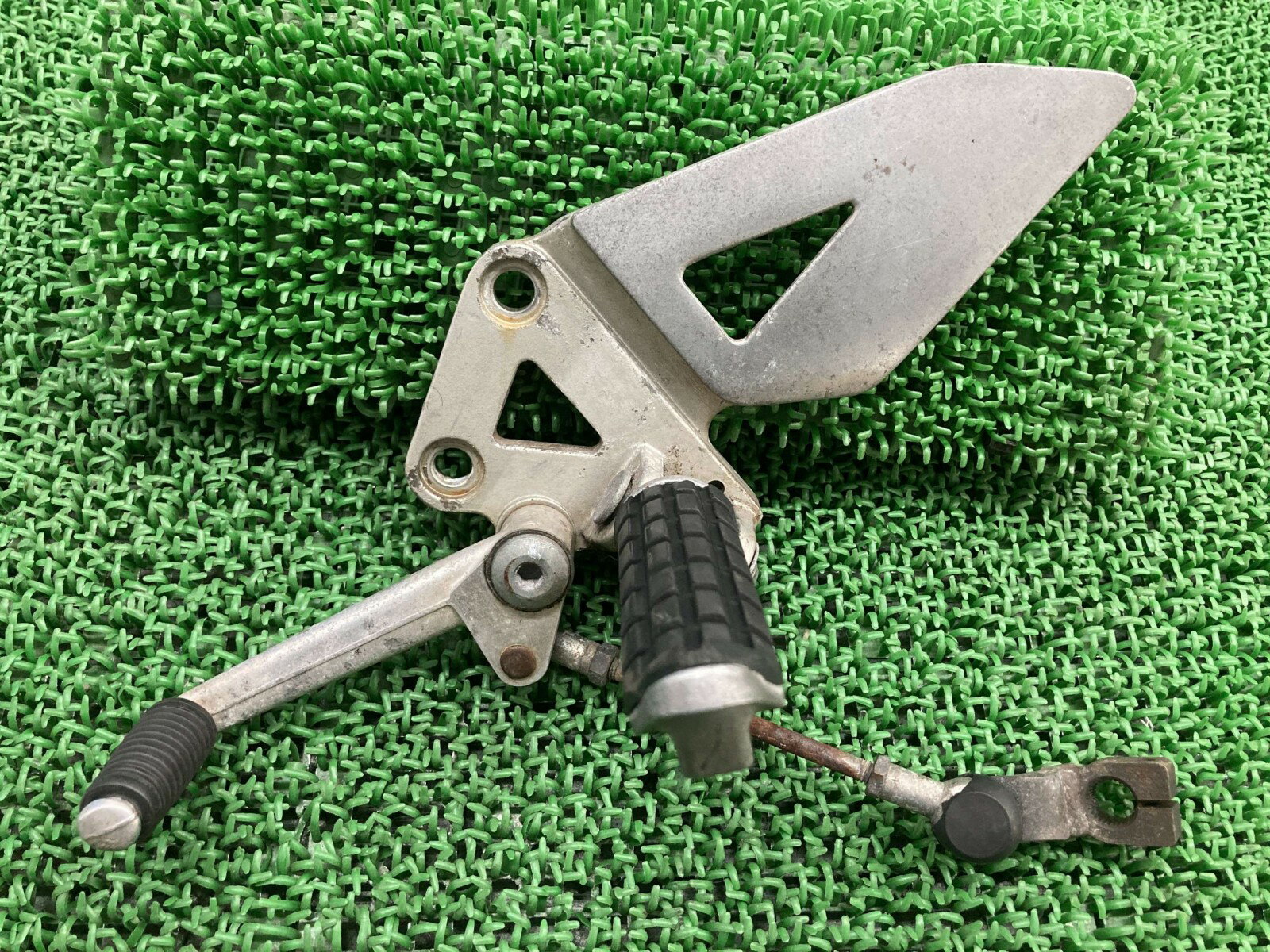 ZZ-R400 ステップ 左 1638 カワサキ 純正 バイク 部品 ZX400K ペグ シフトペダル ペイント素材に 曲がり無し 車検 Genuine 【中古】 cZ