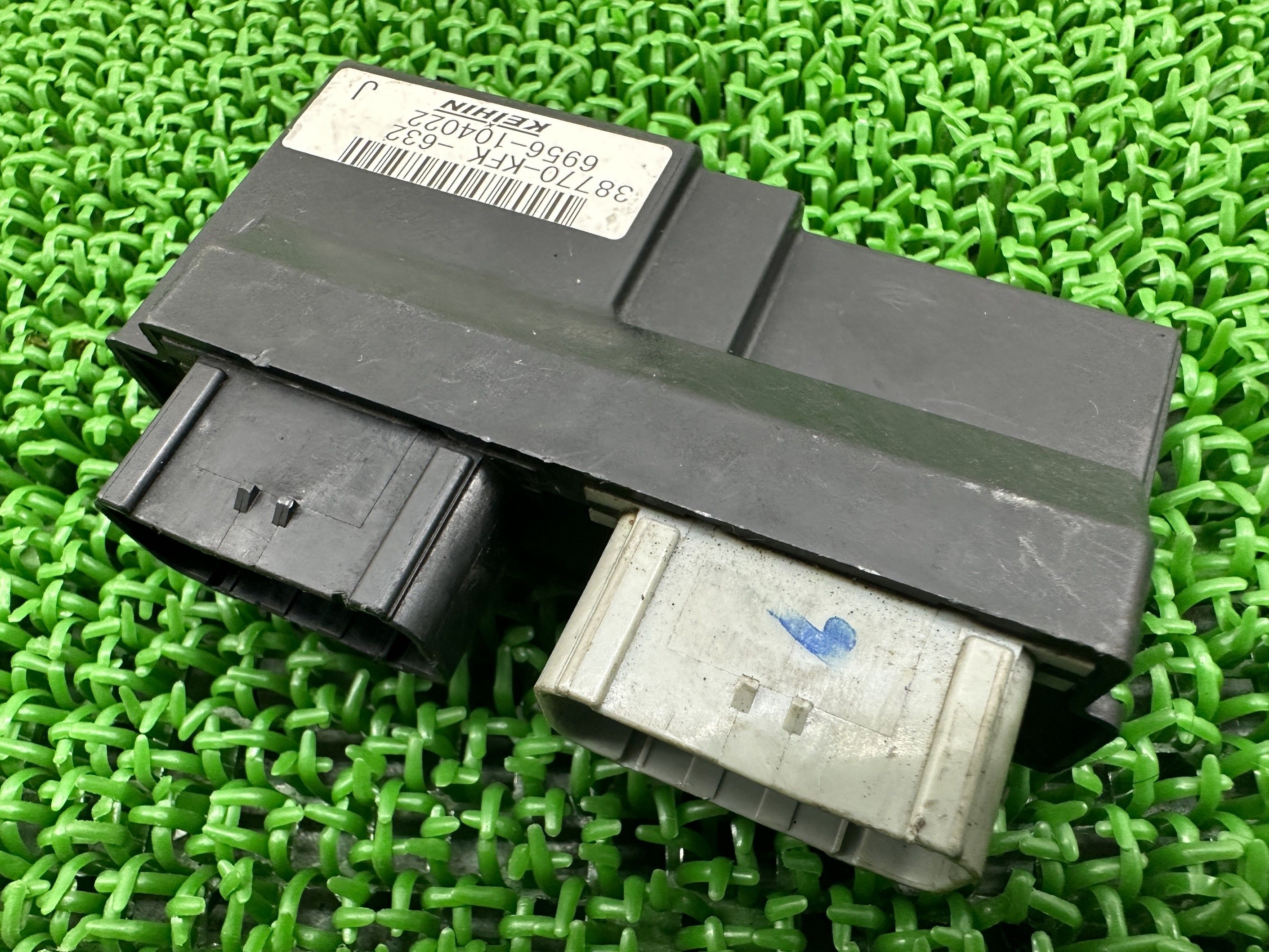 VTR250 ECU ホンダ 純正 バイク 部品 MC33 ECM PGM-FIユニット エンジンコントロールユニット 機能的問題なし 車検 Genuine 【中古】 Fs