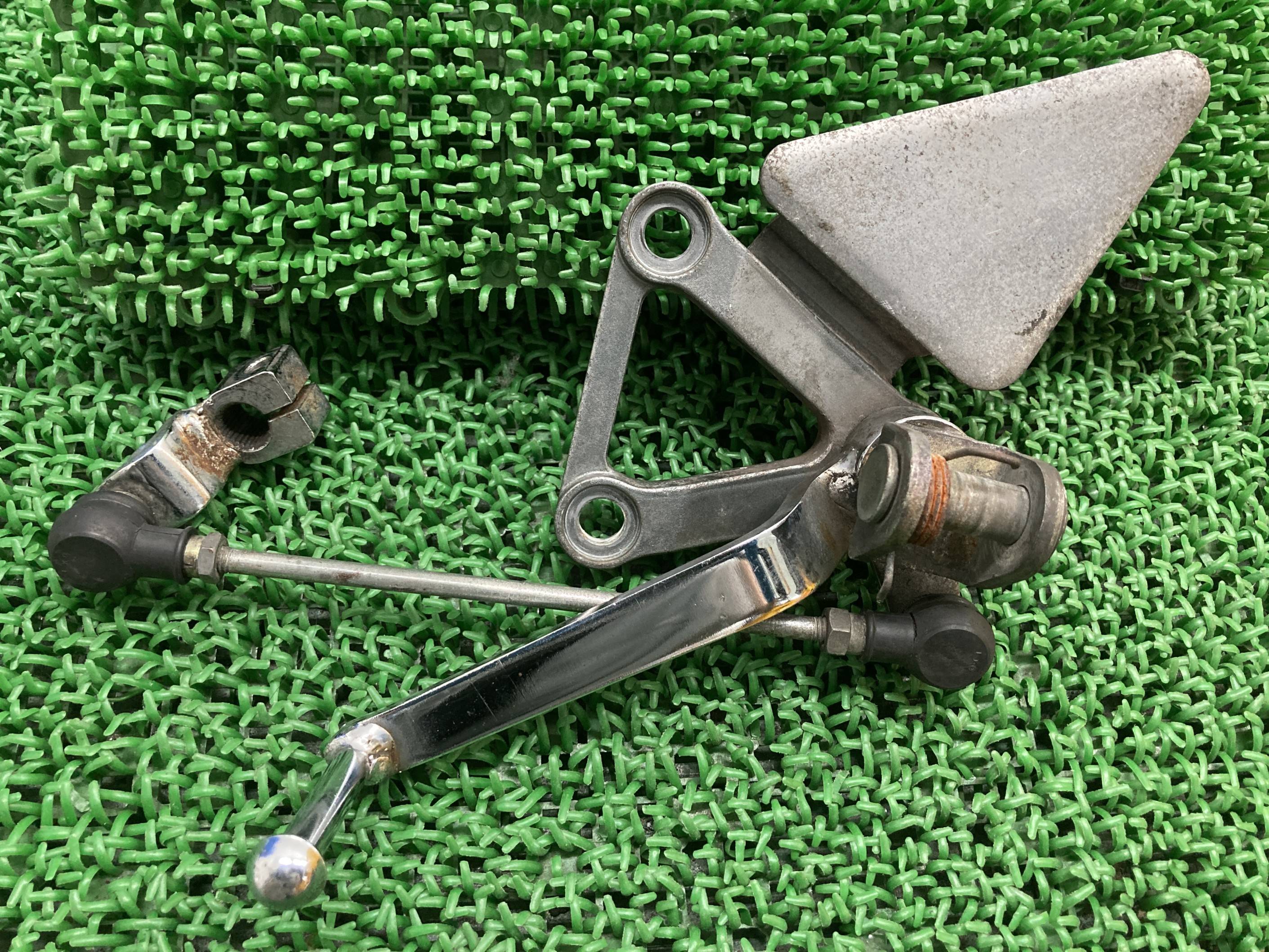 バリオス ステップ 左 35011-1580 カワサキ 純正 バイク 部品 ZR250A BALIUS ペグ シフトペダル ロッド 車検 Genuine 【中古】 Hm