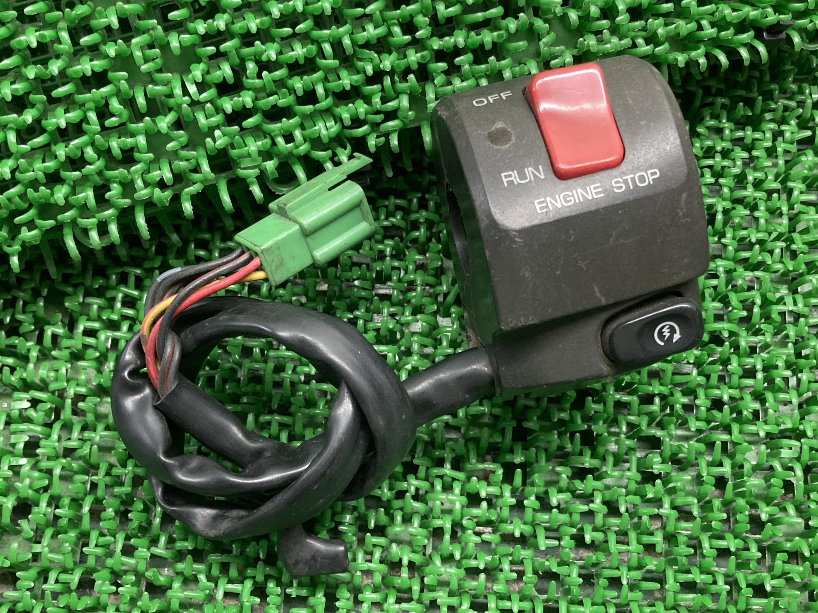 ZZ-R400 ハンドルスイッチ 右 カワサキ 純正 バイク 部品 ZX400N ZZR400N スイッチボックス 修復素材に コケキズ無し 品薄 車検 Gen...