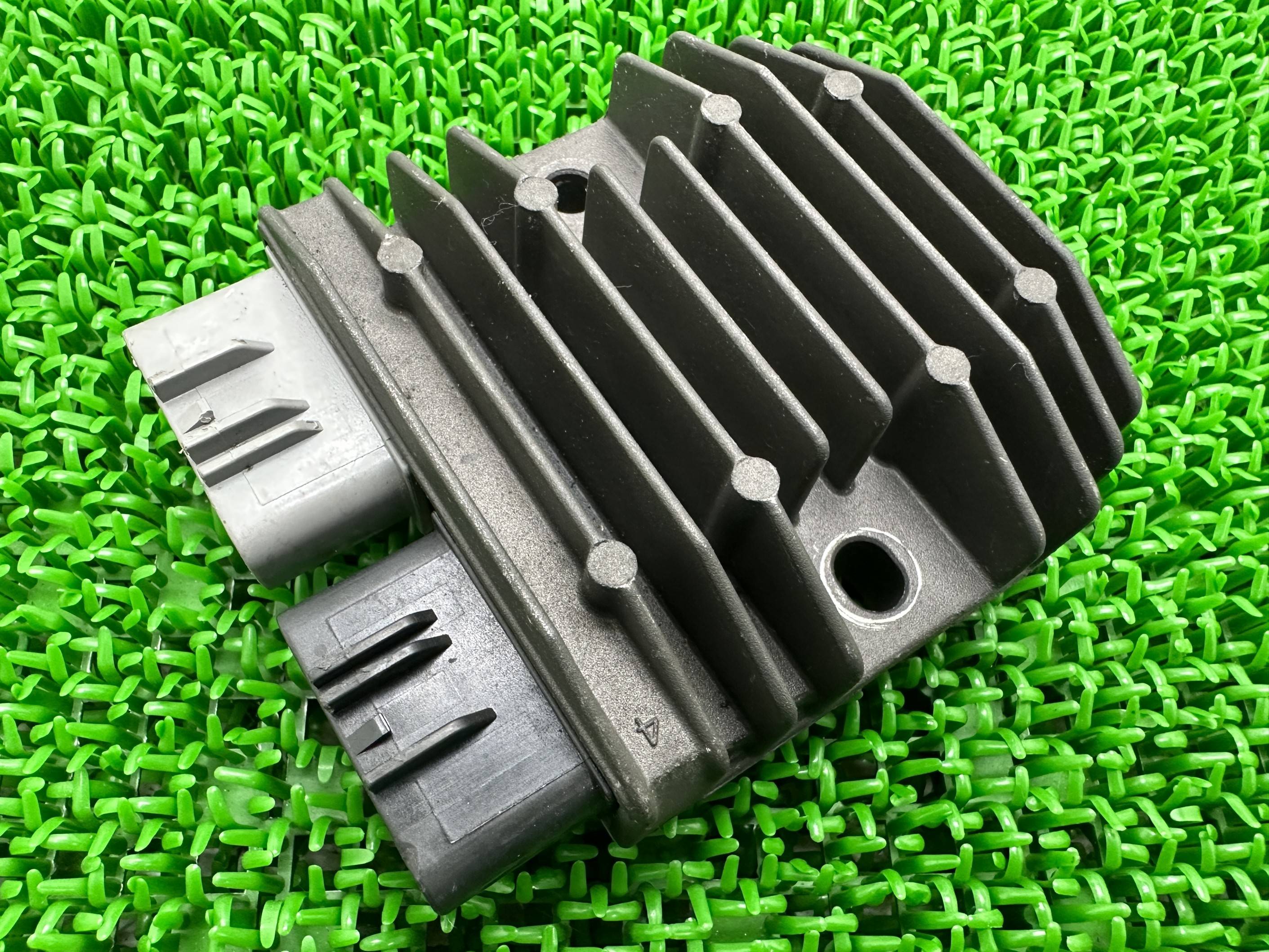 ZX-10R レギュレター カワサキ 純正 バイク 部品 ZZ-R1400 ZX-14R NINJA MOSFETにも レギュレーター 車検 Genuine 【中古】 Ct